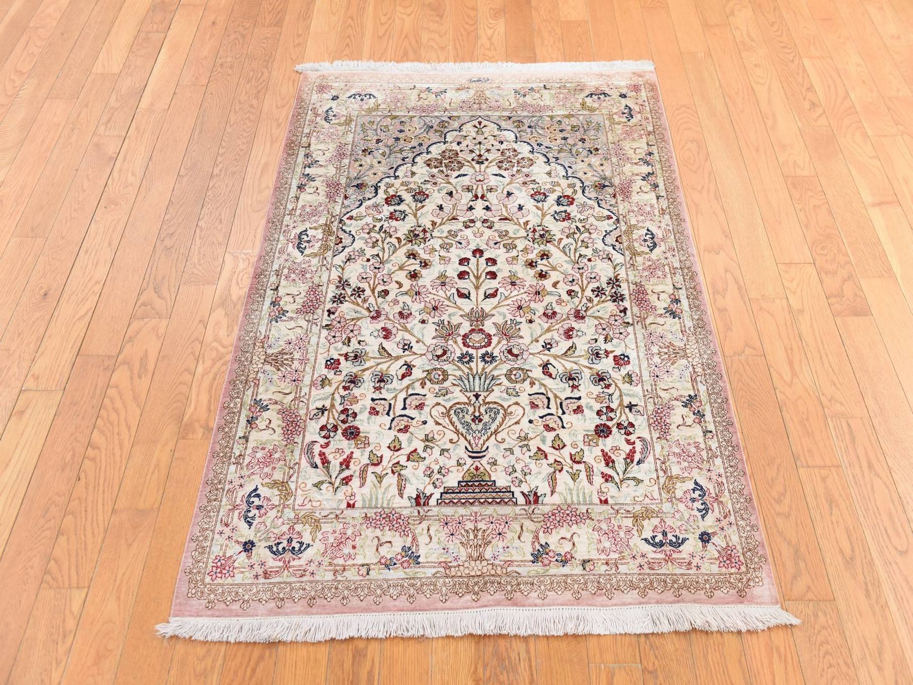 3'3"x4'10" Cream White, New Persian Ghom with Flower & Vase Design, 600 KPSI, Pure Silk, Hand Knotted, Oriental Rug HR78720 - Image 2