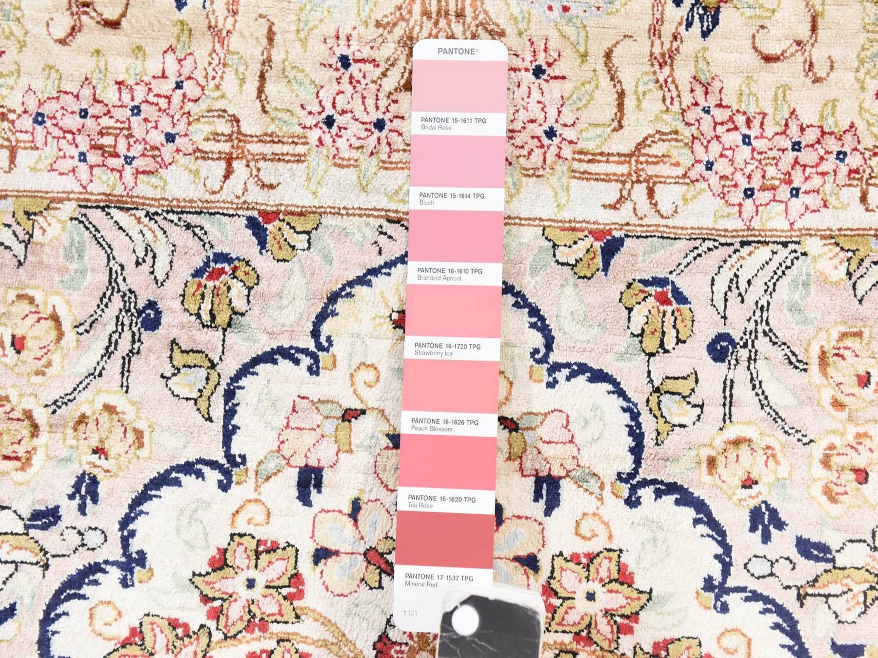 3'3"x4'10" Cream White, New Persian Ghom with Flower & Vase Design, 600 KPSI, Pure Silk, Hand Knotted, Oriental Rug HR78720 - Image 5