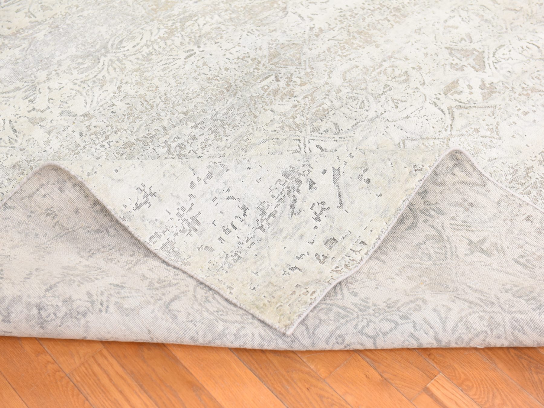 8'10"x12' Whisper White, Silk with Textured Wool, Modern, Erased Dimensional Design, Hand Knotted, Oriental Rug HR78737 - Image 8