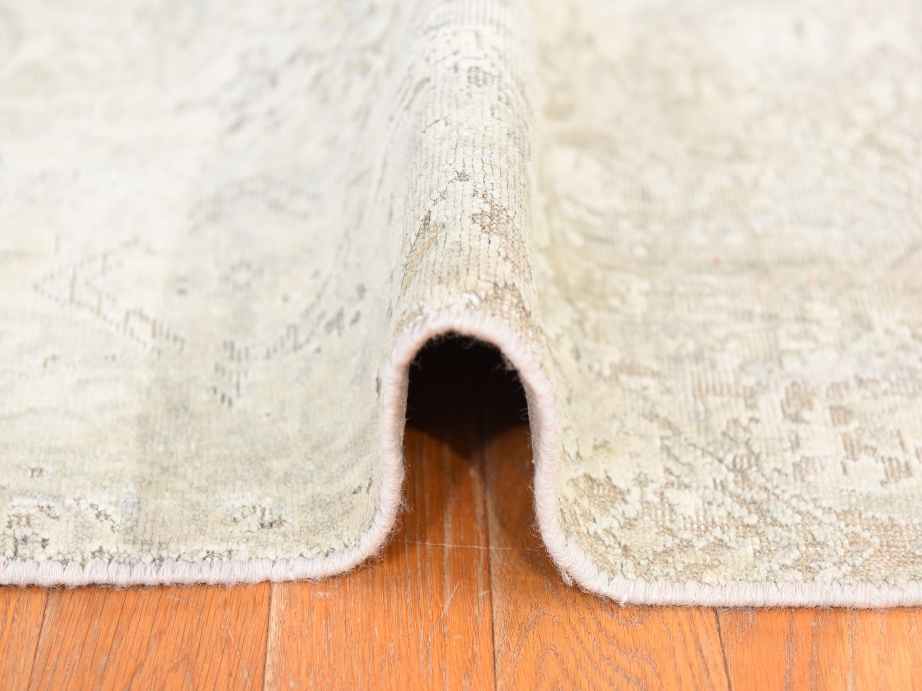 8'10"x12' Whisper White, Silk with Textured Wool, Modern, Erased Dimensional Design, Hand Knotted, Oriental Rug HR78737 - Image 9