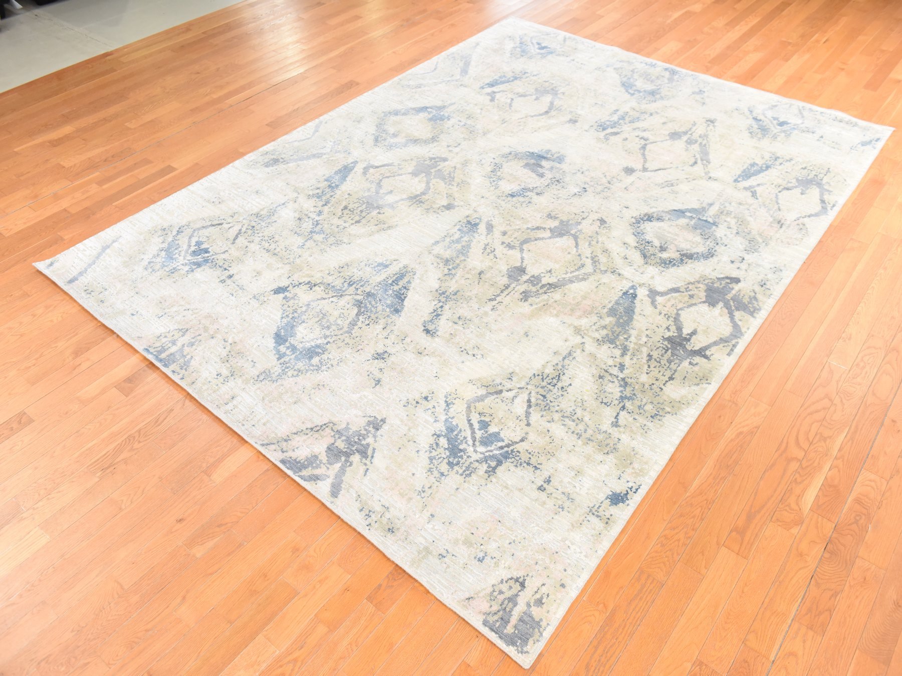 8'10"x12'1" Chiffon White with Pastel Colors, Modern Design, Large Elements Pattern, Hand Knotted, Silk with Textured Wool, Oriental Rug HR78742 - Image 4