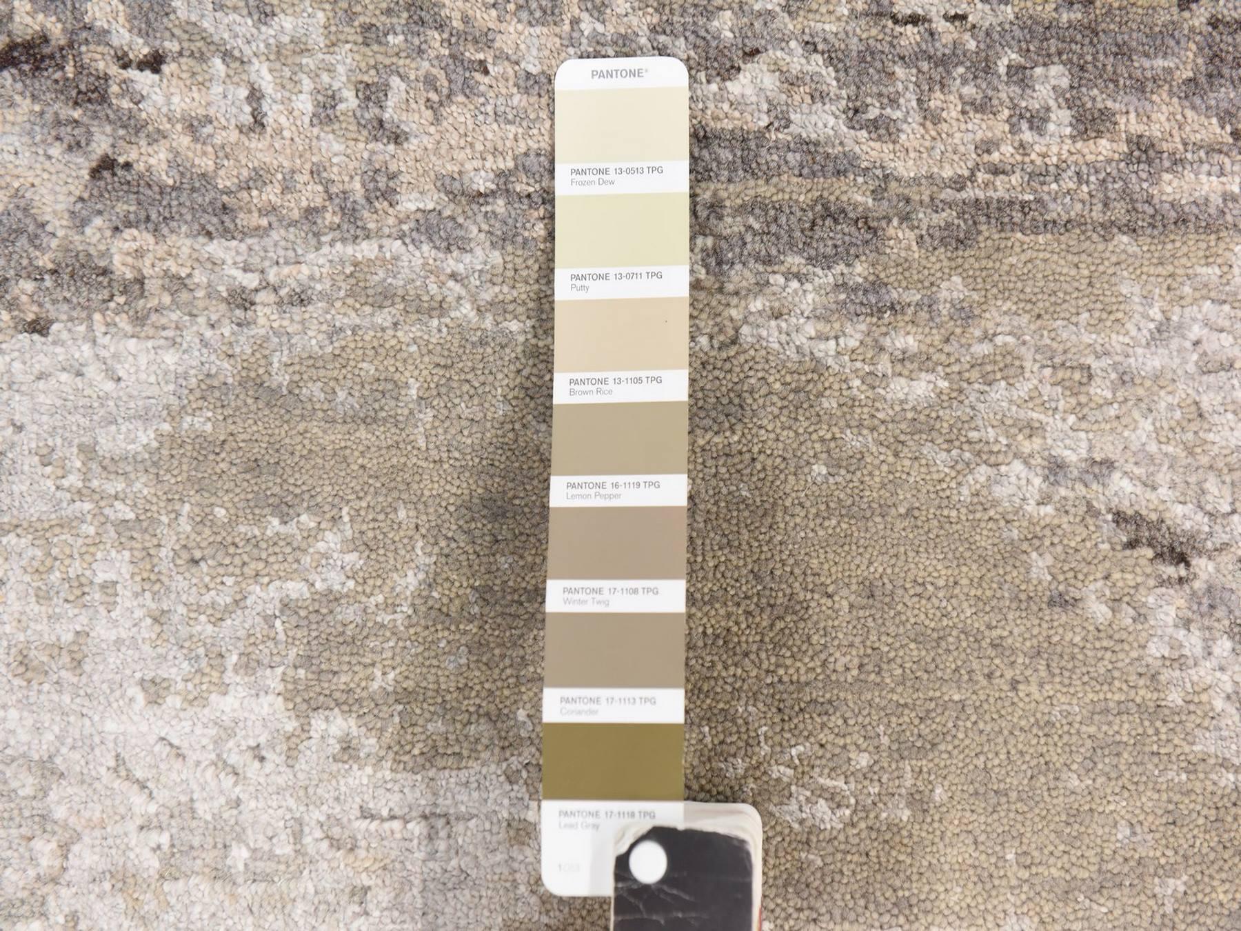 2'8"x9'10" Ivory with Earth Tone Colors, Modern Abstract Design, Wool and Silk, Hand Knotted, Runner, Oriental Rug HR78754 - Image 5