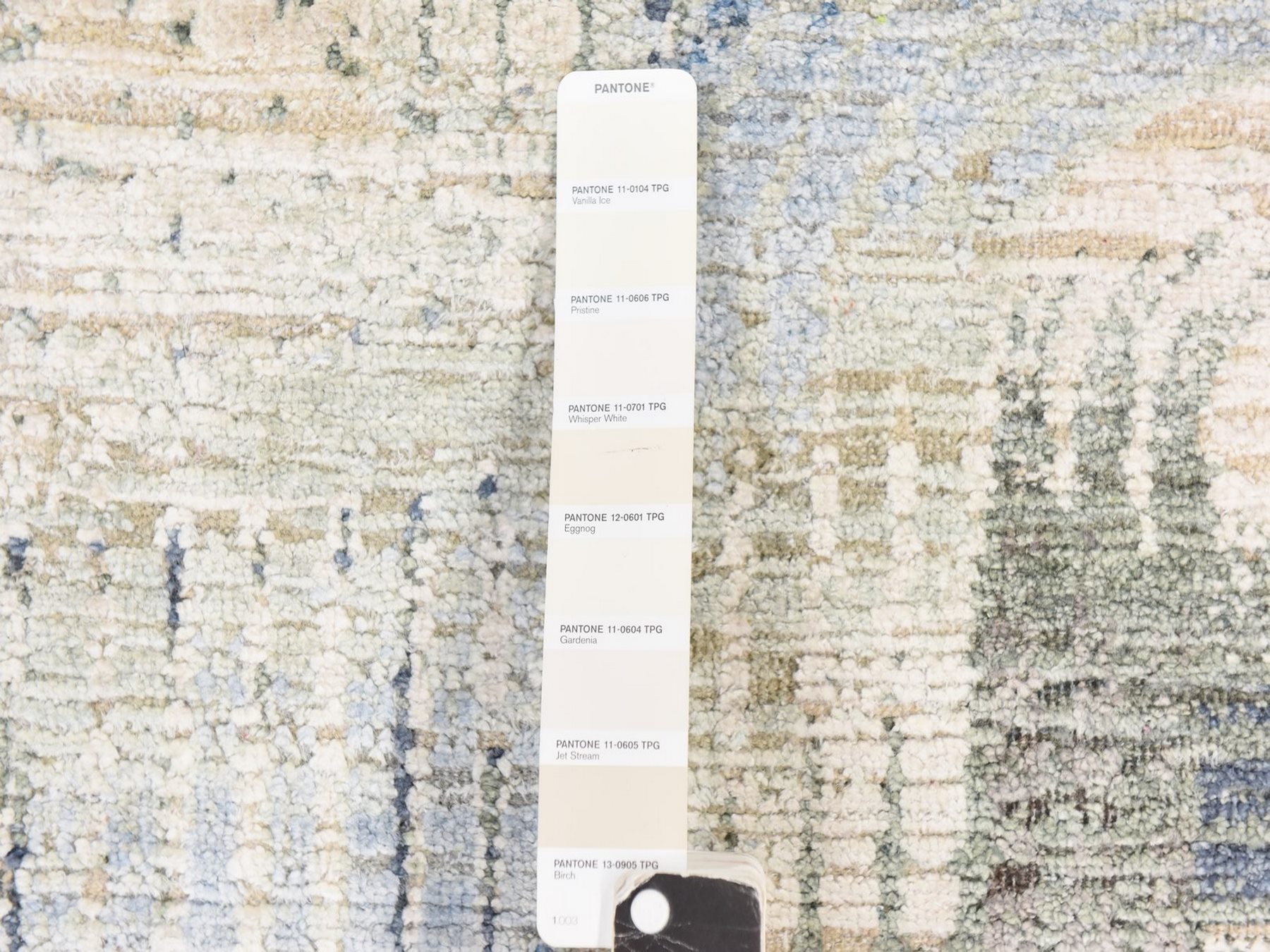 2'7"x10'4" Whisper White, THE INTERTWINED PASSAGE, Silk with Textured Wool, Hand Knotted, Runner, Oriental Rug HR78758 - Image 5
