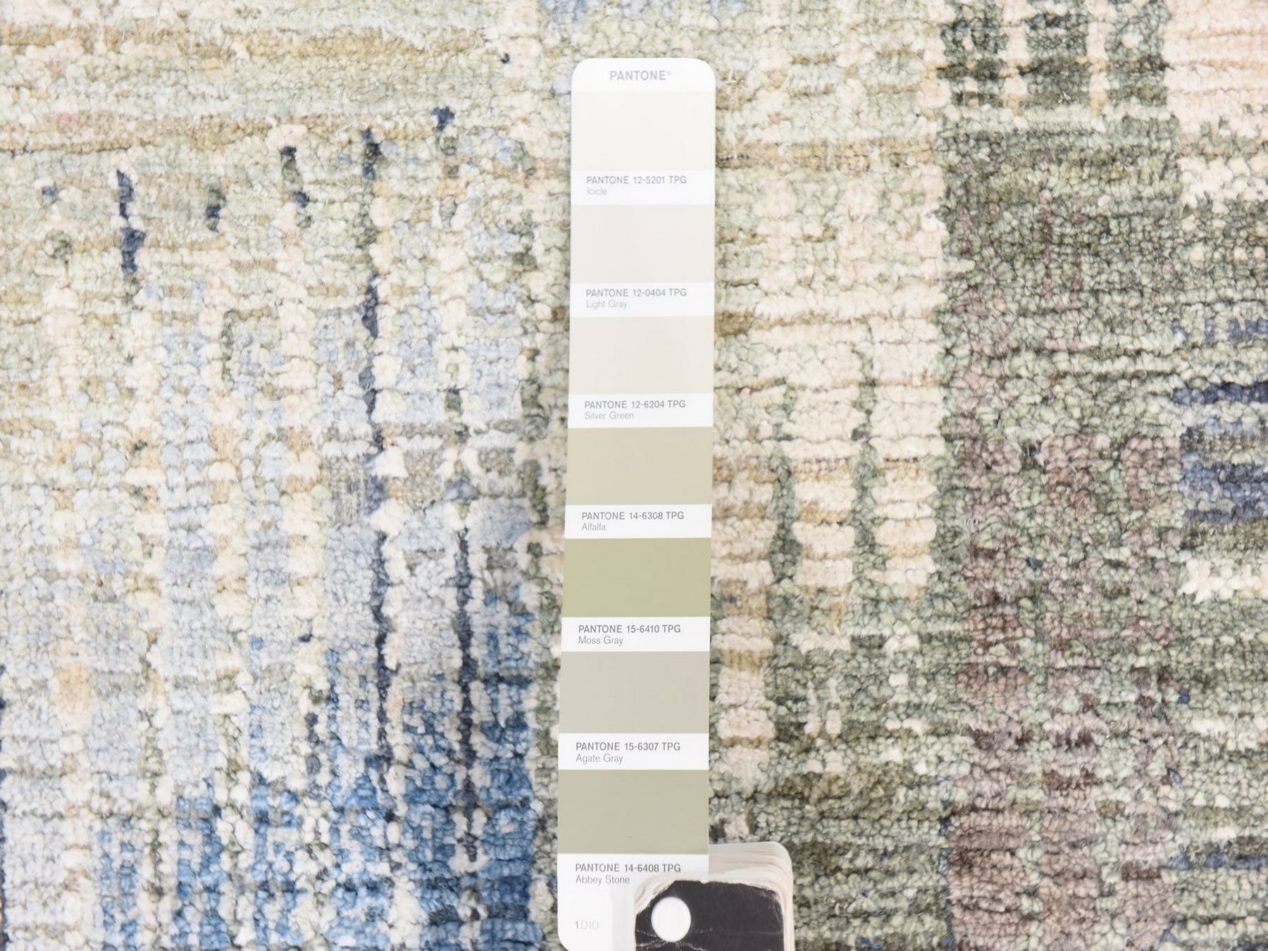 2'7"x10'4" Ivory, THE INTERTWINED PASSAGE, Silk with Textured Wool, Hand Knotted, Runner, Oriental Rug HR78760 - Image 5
