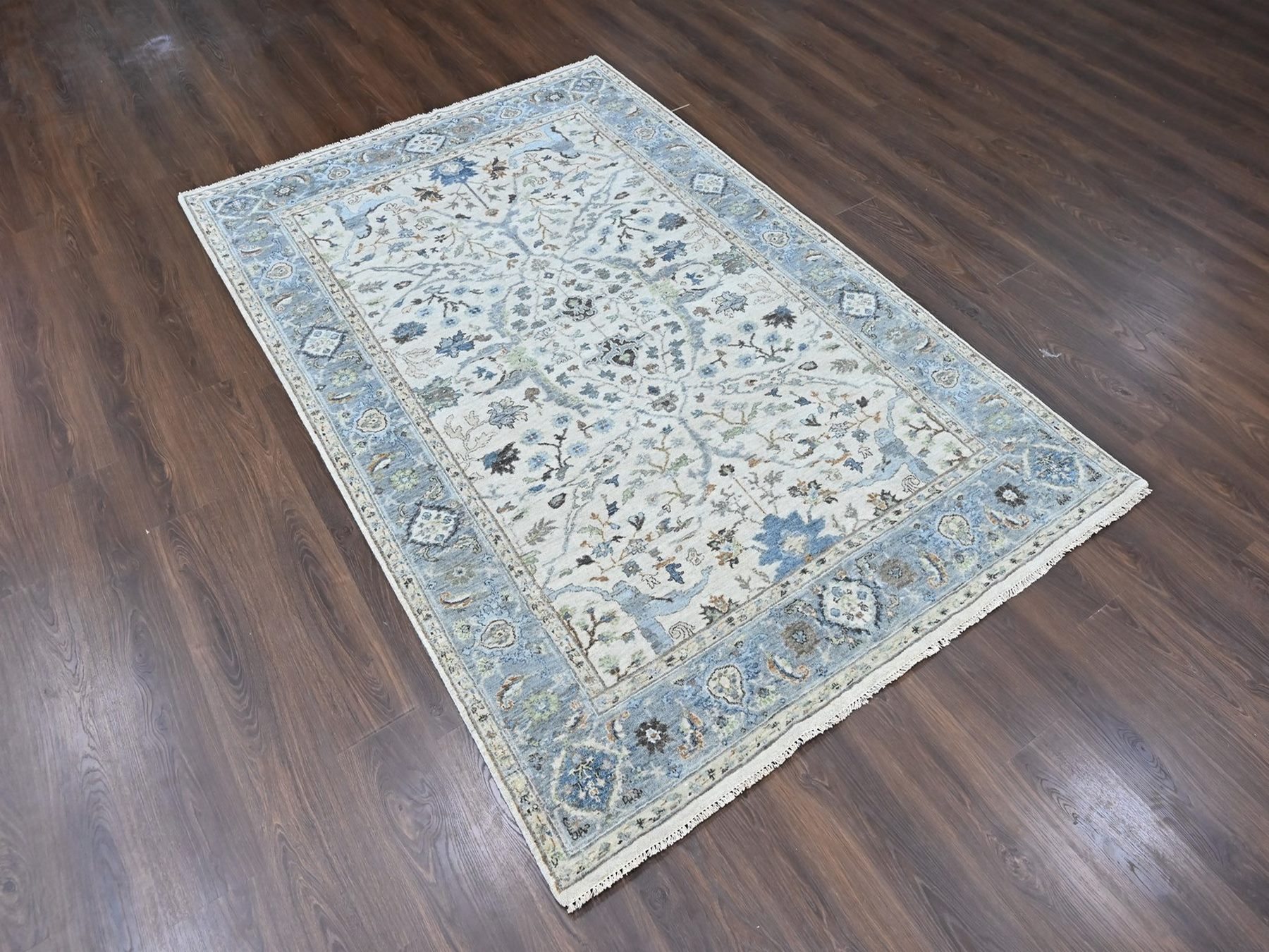 6'x9' Oyster Gray, Hand Knotted, Oushak with Floral Motifs, Pure Wool, Soft Pile, Denser Weave, Oriental Rug HR10567 - Image 2