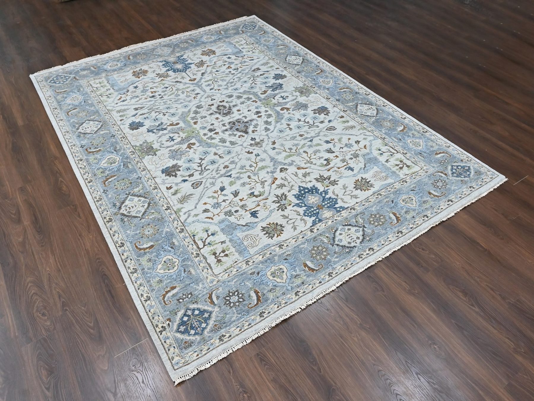 9'1"x12' Oyster Gray, Oushak with Floral Motifs, Hand Knotted, Pure Wool, Soft Pile, Denser Weave, Oriental Rug HR10594 - Image 3