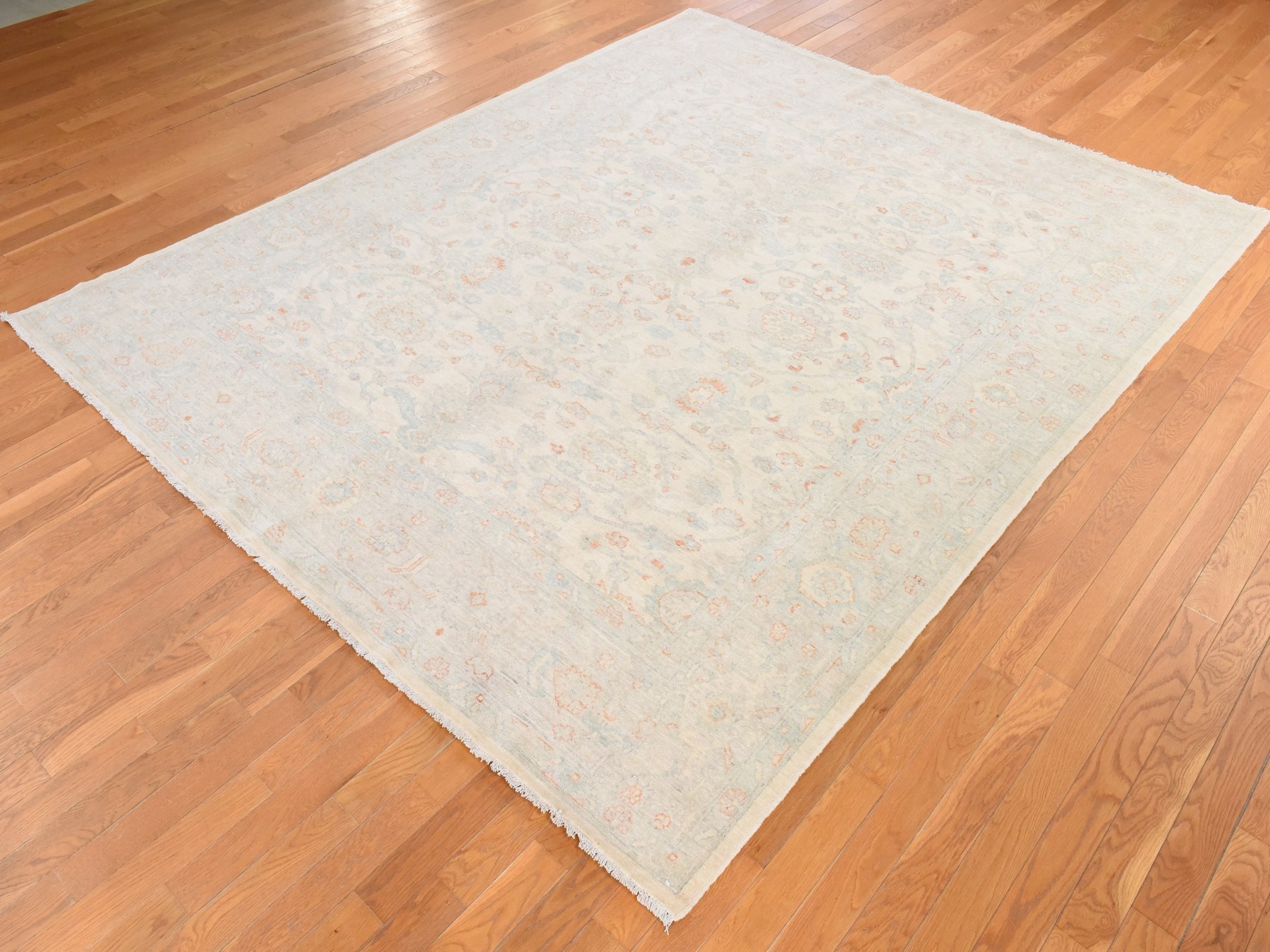 8'x9'9" Bone White, Washed Out Peshawar with All Over Design, Hand Knotted, 100% Wool, Oriental Rug HR78833 - Image 4