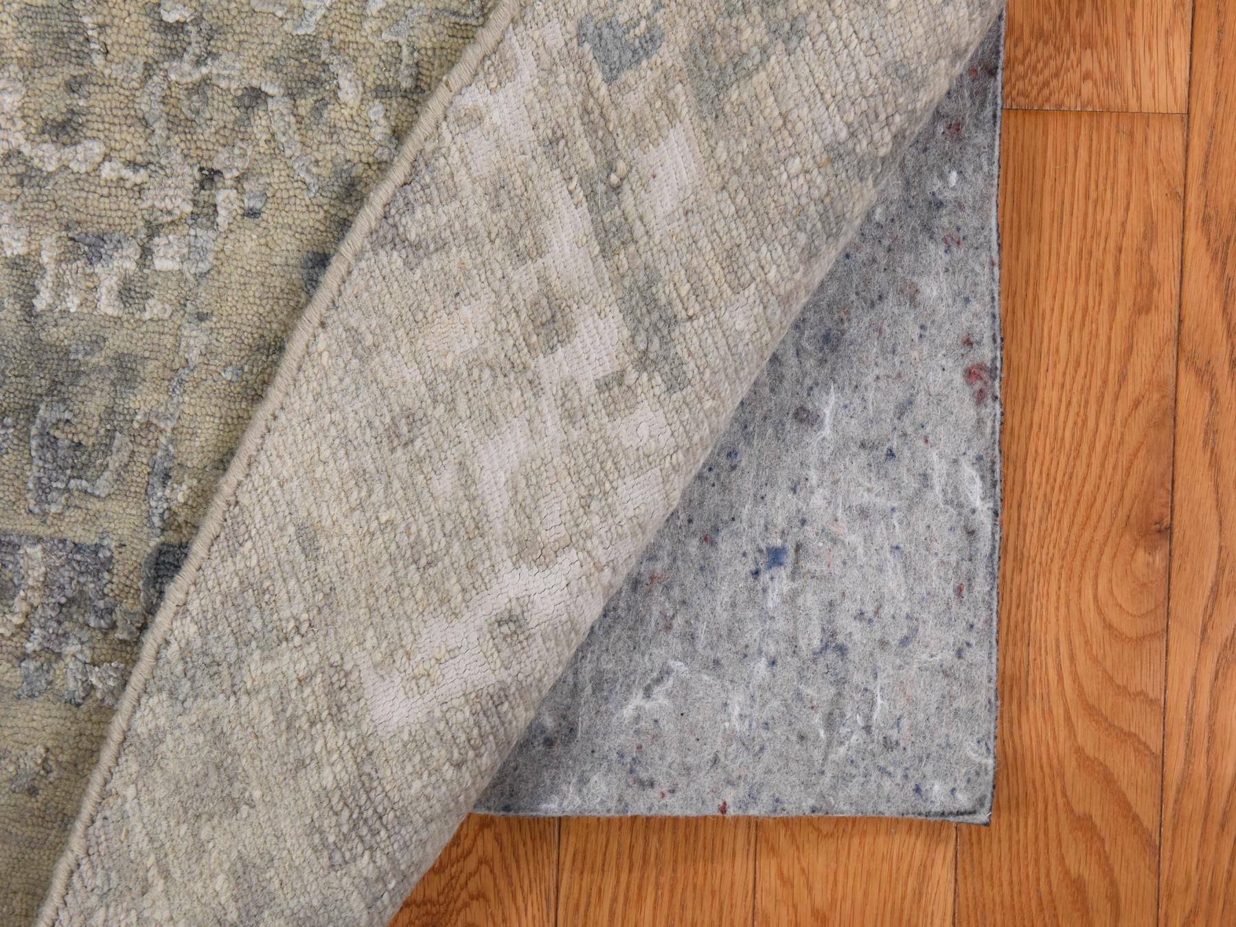 8'x8' Beige-Gray, Modern Abstract Design, Hand Knotted, Wool & Silk, Round, Oriental Rug HR78861 - Image 7
