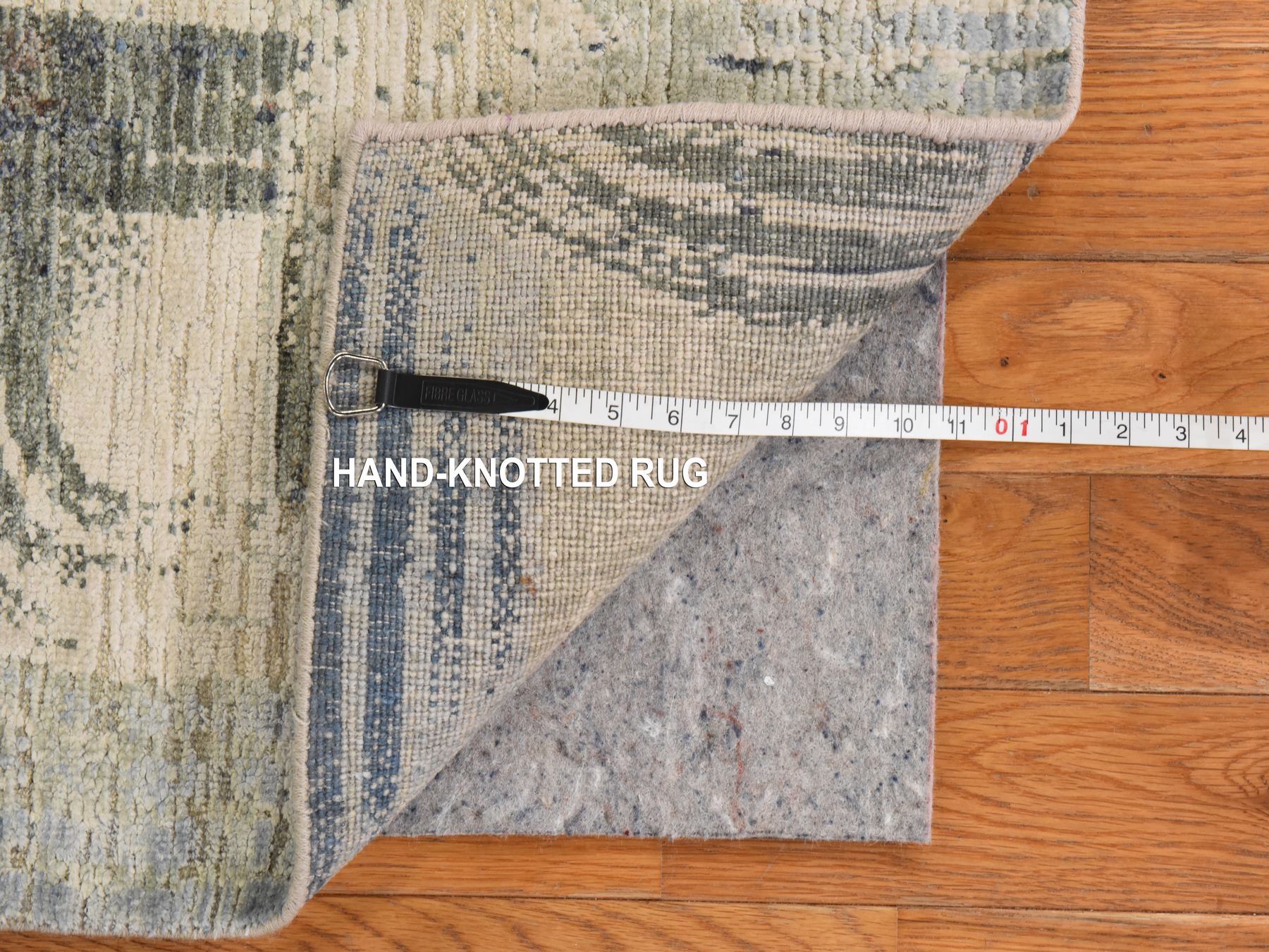 3'1"x5' Whisper White, THE INTERTWINED PASSAGE, Silk with Textured Wool, Hand Knotted, Oriental Rug HR78874 - Image 5