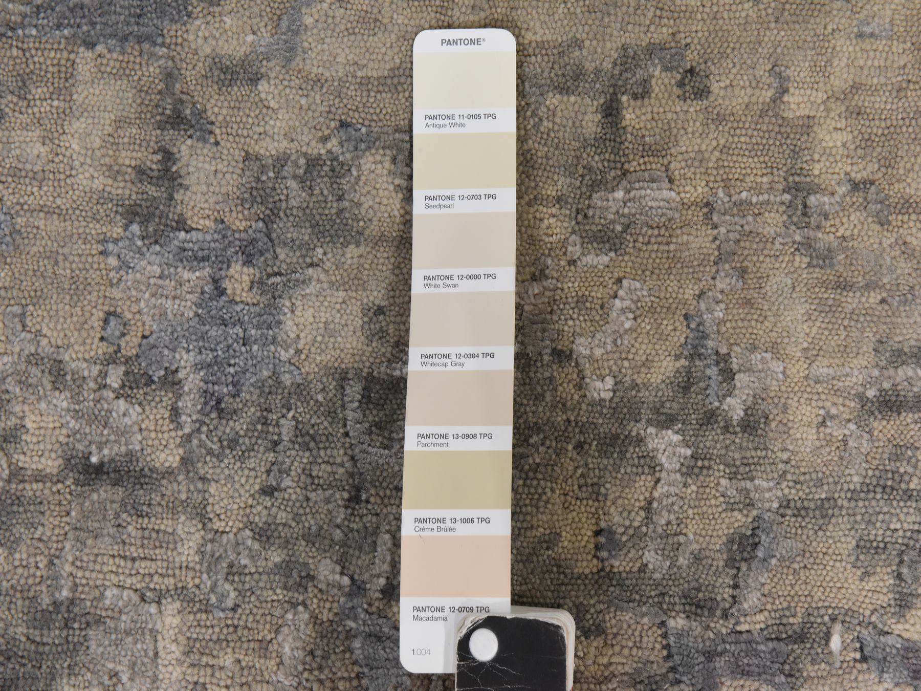 6'3"x8'10" Beige-Gray, Modern Abstract Design, Hand Knotted, Wool & Silk, Hi-Low Pile, Oriental Rug HR78896 - Image 6