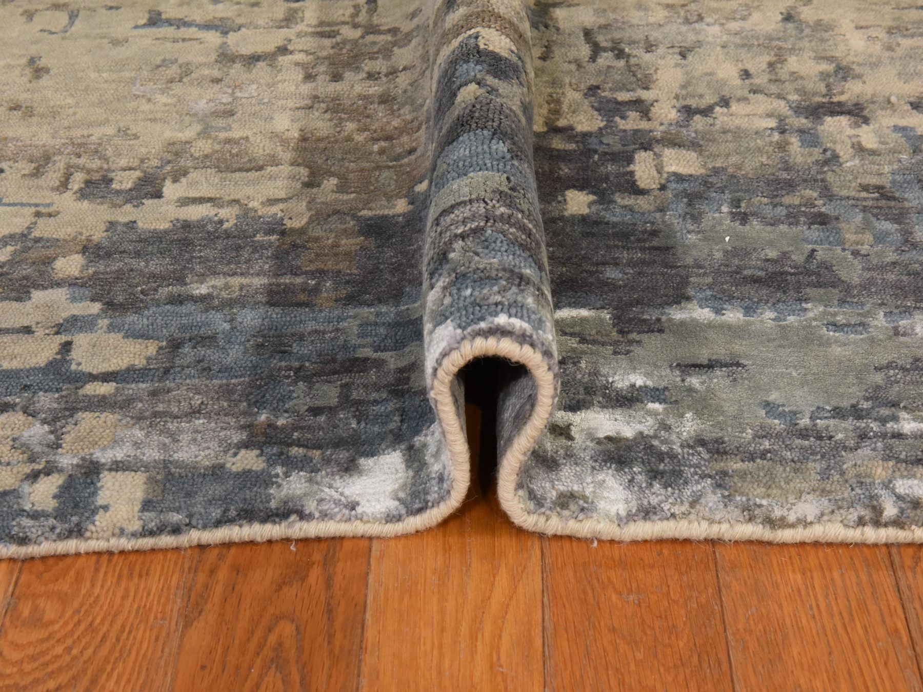 6'3"x8'10" Beige-Gray, Modern Abstract Design, Hand Knotted, Wool & Silk, Hi-Low Pile, Oriental Rug HR78896 - Image 9