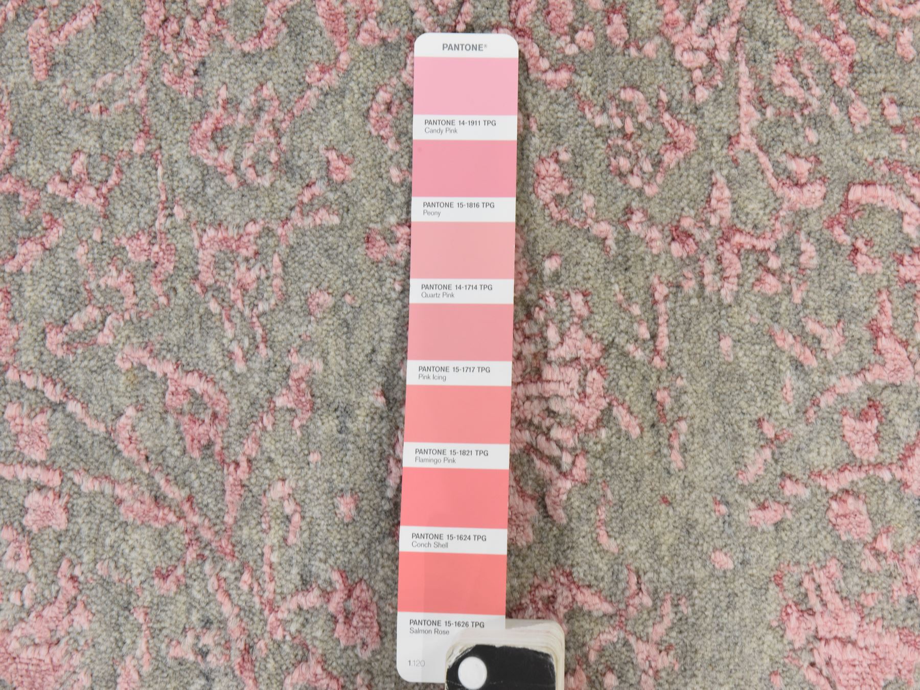 6'x9' Quartz Pink, Transitional Design, Tone on Tone, Wool and Art Silk, Fine Jacquard Hand Loomed, Oriental Rug HR78900 - Image 6