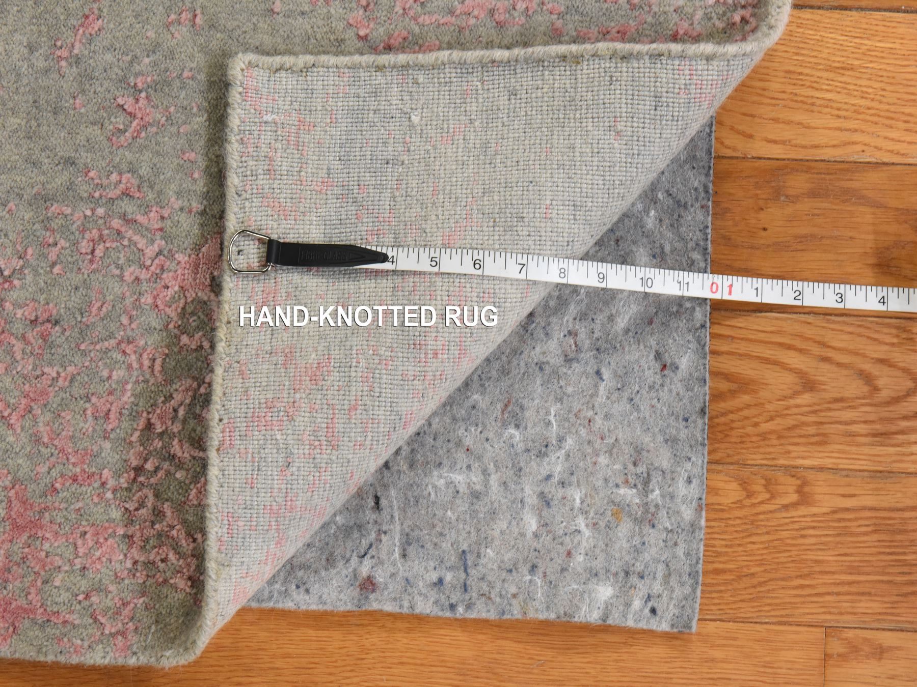 6'x9' Quartz Pink, Transitional Design, Tone on Tone, Wool and Art Silk, Fine Jacquard Hand Loomed, Oriental Rug HR78902 - Image 7