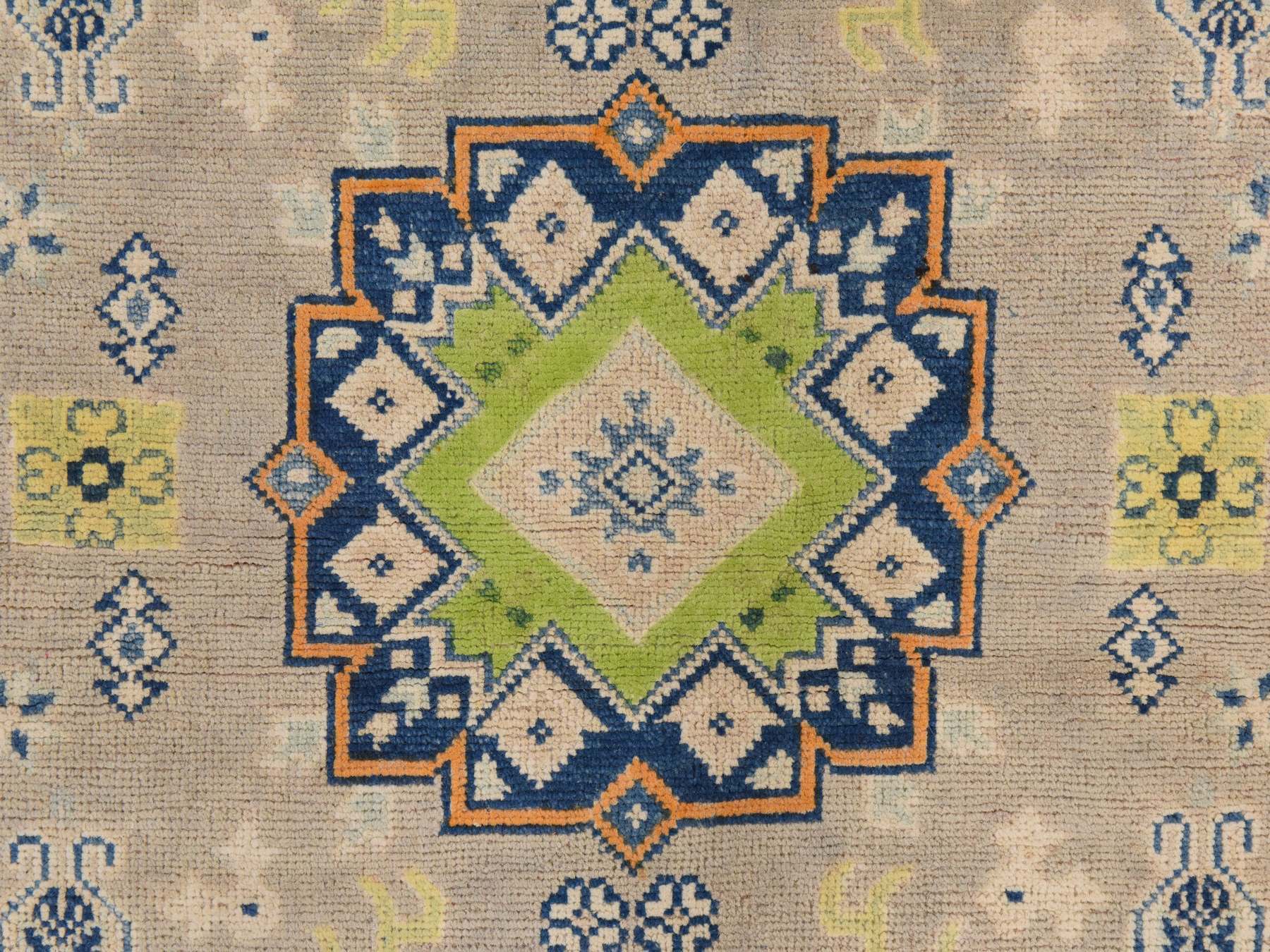 3'3"x5' Khaki Brown, Colorful Fusion Kazak with Geometric Design, Pure Wool, Hand Knotted, Oriental Rug HR78907 - Image 3