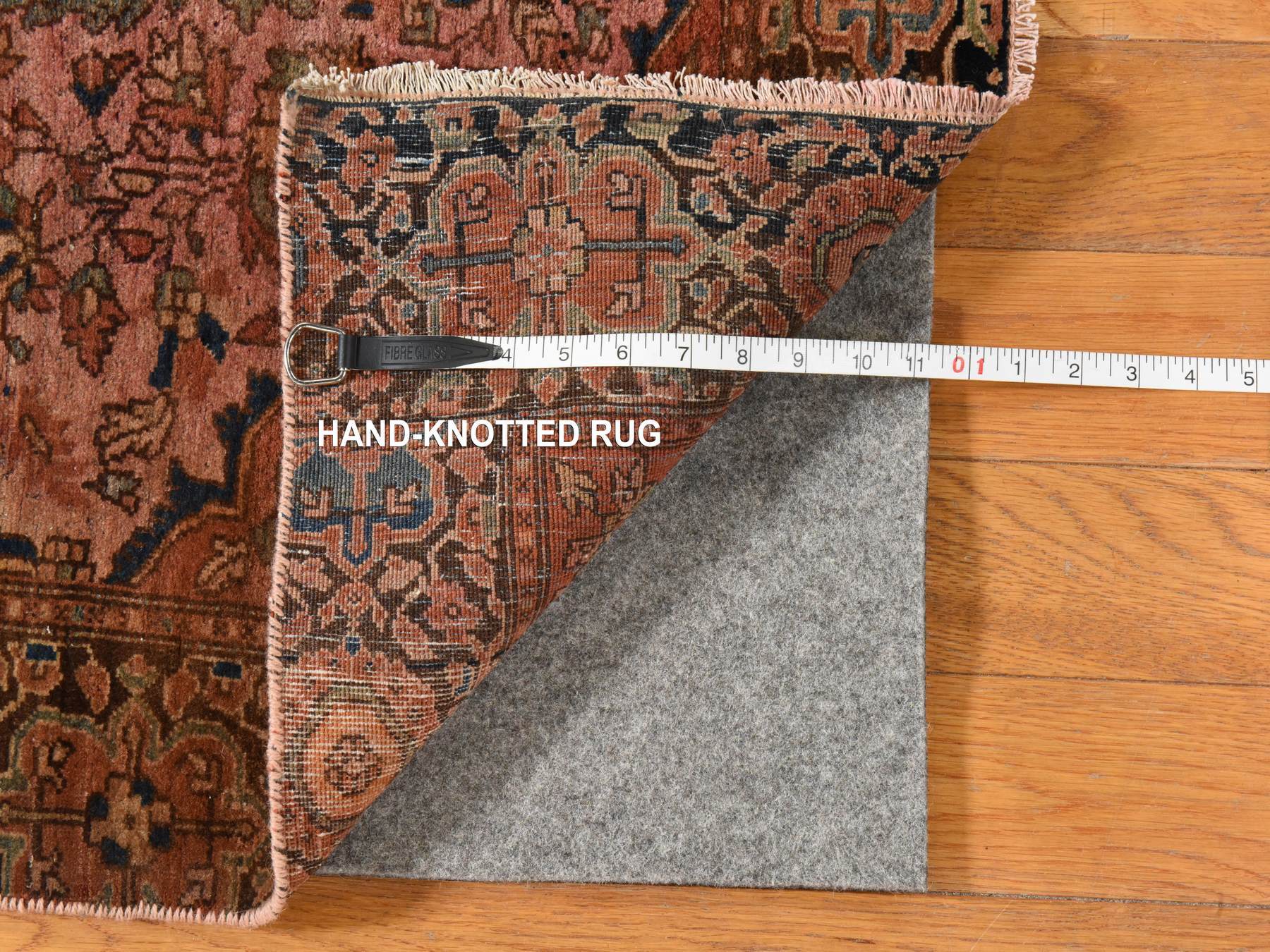 2'9"x4'6" Blush Pink, Antique Persian Sarouk Fereghan, Clean, Soft, Sides and Ends Professionally Secured, 100% Wool, Hand Knotted, Oriental Rug HR78913 - Image 5