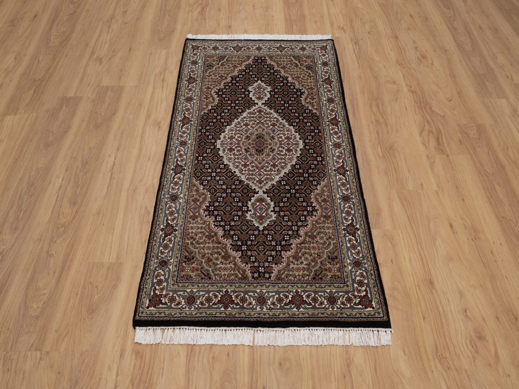 2'9"x5'3" Midnight Black, Hand Knotted, Tabriz Mahi with Fish Medallion Design, 100% Wool, 175 KPSI, Oriental Rug HR92672 - Image 2