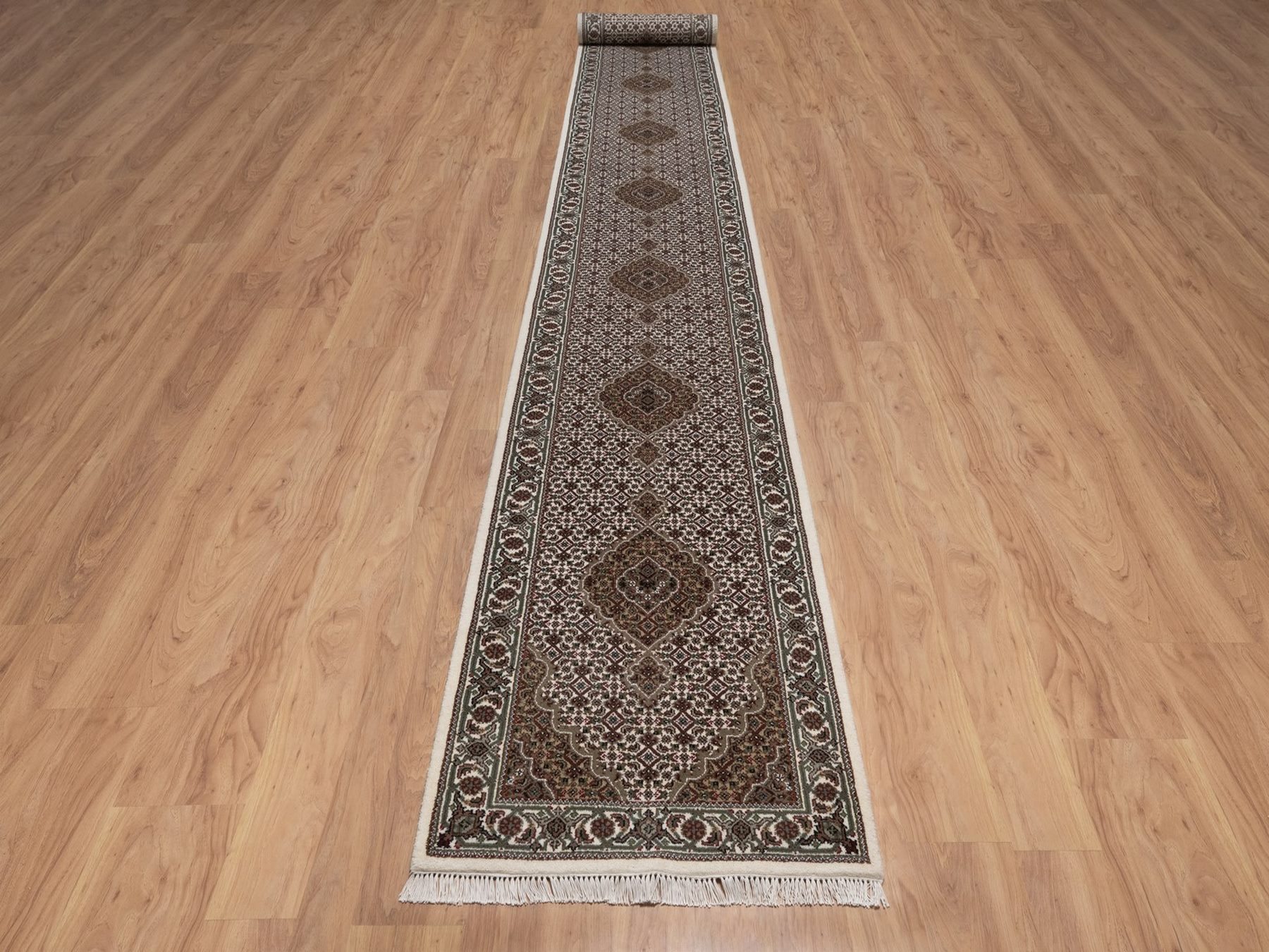 2'9"x20'6" Pearl White, Tabriz Mahi with Fish Medallions Design, 175 KPSI, Hand Knotted, 100% Wool, XL Runner, Oriental Rug HR92676 - Image 2