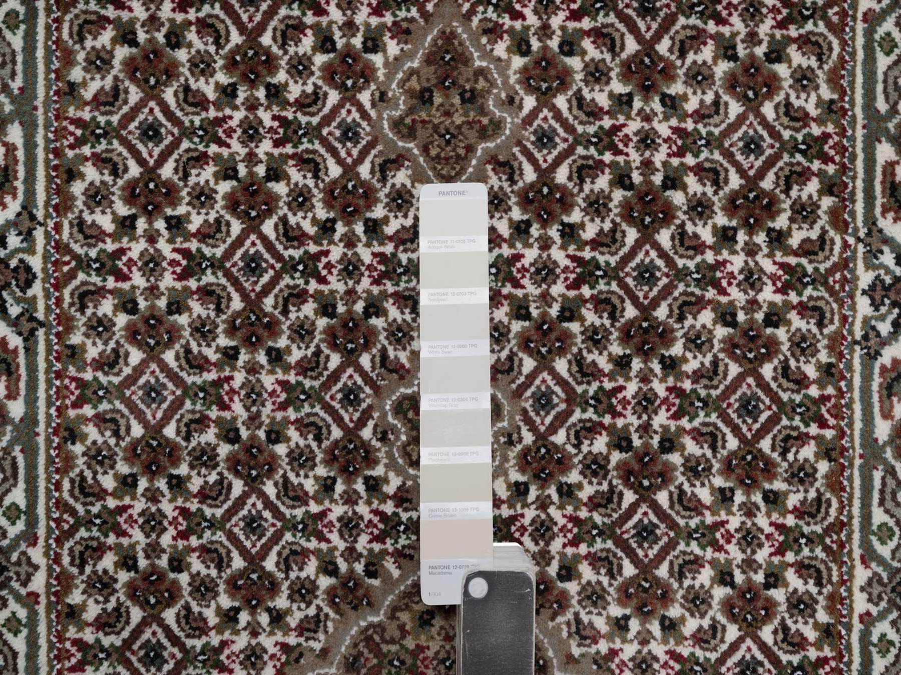 2'9"x20'6" Pearl White, Tabriz Mahi with Fish Medallions Design, 175 KPSI, Hand Knotted, 100% Wool, XL Runner, Oriental Rug HR92676 - Image 4