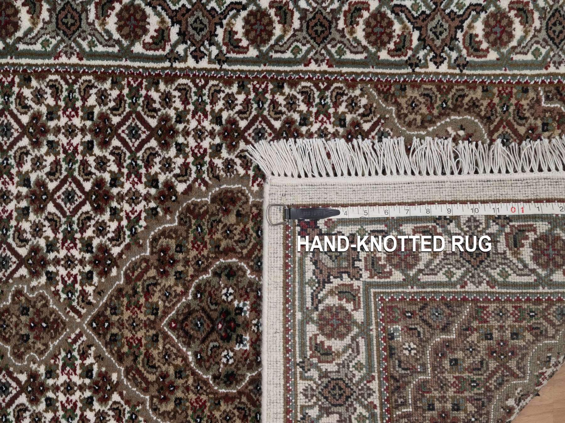 2'9"x20'6" Pearl White, Tabriz Mahi with Fish Medallions Design, 175 KPSI, Hand Knotted, 100% Wool, XL Runner, Oriental Rug HR92676 - Image 8