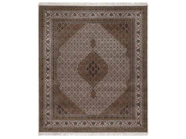 8'x9'10" Pearl White, Tabriz Mahi with Fish Medallions Design, Hand Knotted, 100% Wool, 175 KPSI, Oriental Rug HR92697