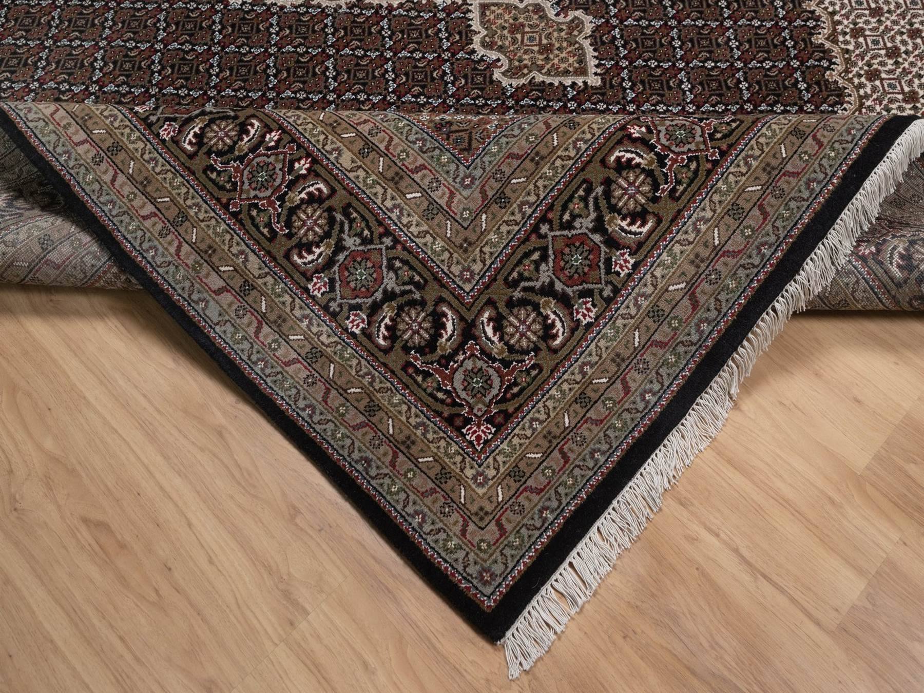 9'x12' Midnight Black, Hand Knotted, Tabriz Mahi with Fish Medallion Design, 100% Wool, 175 KPSI, Oriental Rug HR92700 - Image 6