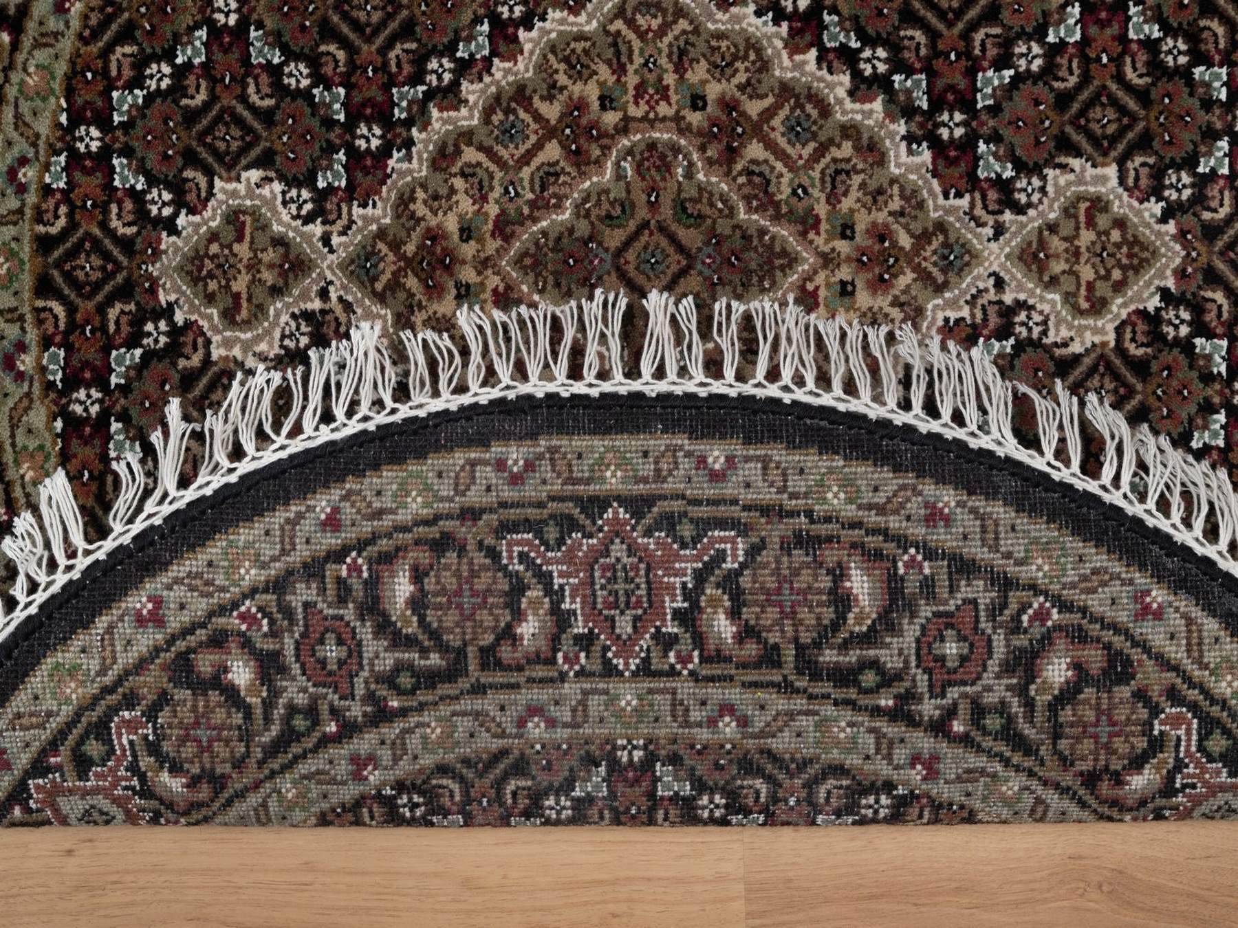 3'3"x3'3" Midnight Black, 175 KPSI, Tabriz Mahi with Fish Medallion Design, Hand Knotted, 100% Wool, Round, Oriental Rug HR92712 - Image 3