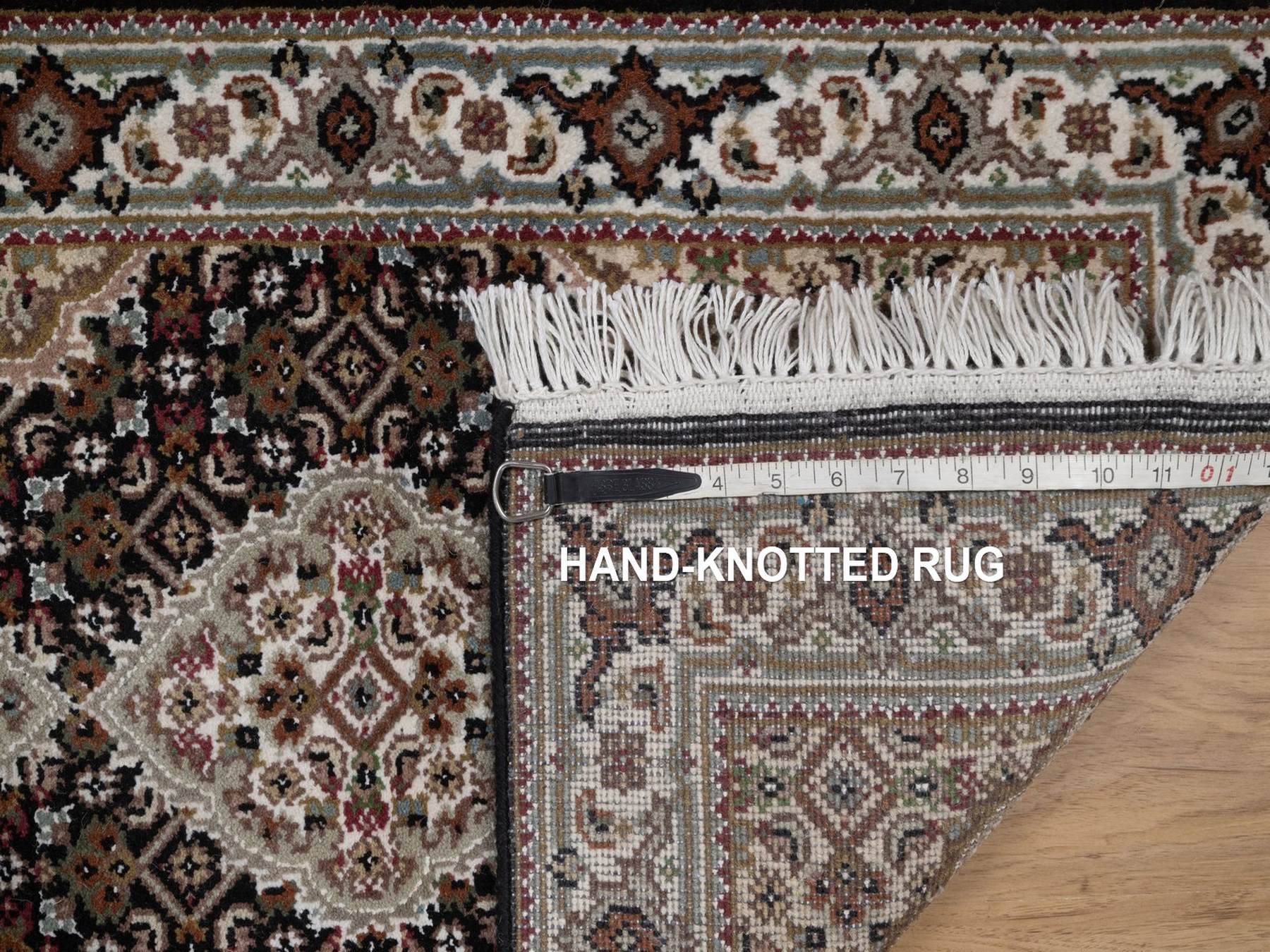 2'x3' Midnight Black, Tabriz Mahi with Fish Medallion Design, 175 KPSI, Hand Knotted, 100% Wool, Sample, Mat, Oriental Rug HR92715 - Image 8