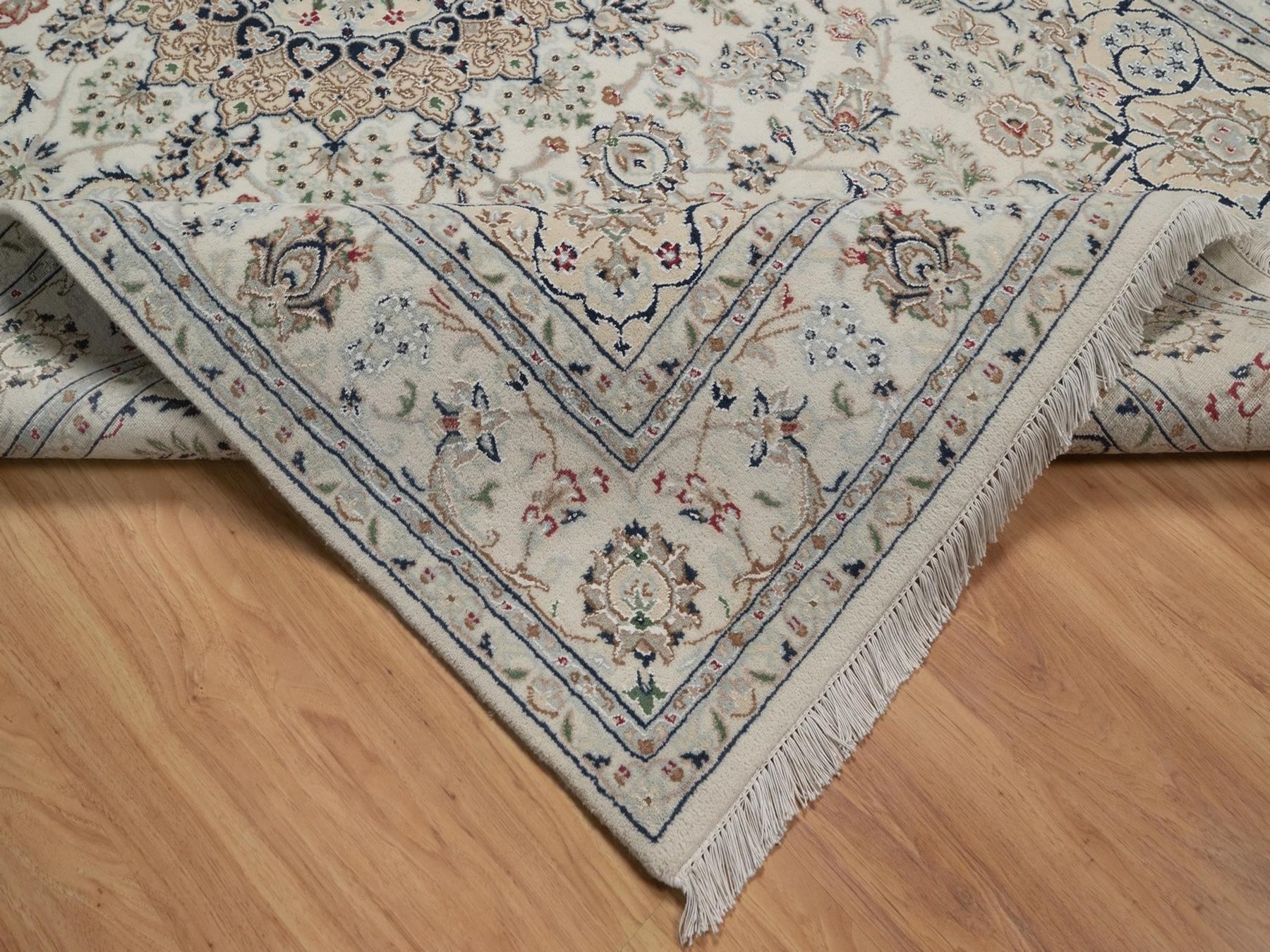 6'x9' Pearl White, Hand Knotted, Nain with Flower Medallion Design, Wool and Silk, 250 KPSI, Soft Pile, Oriental Rug HR92745 - Image 6