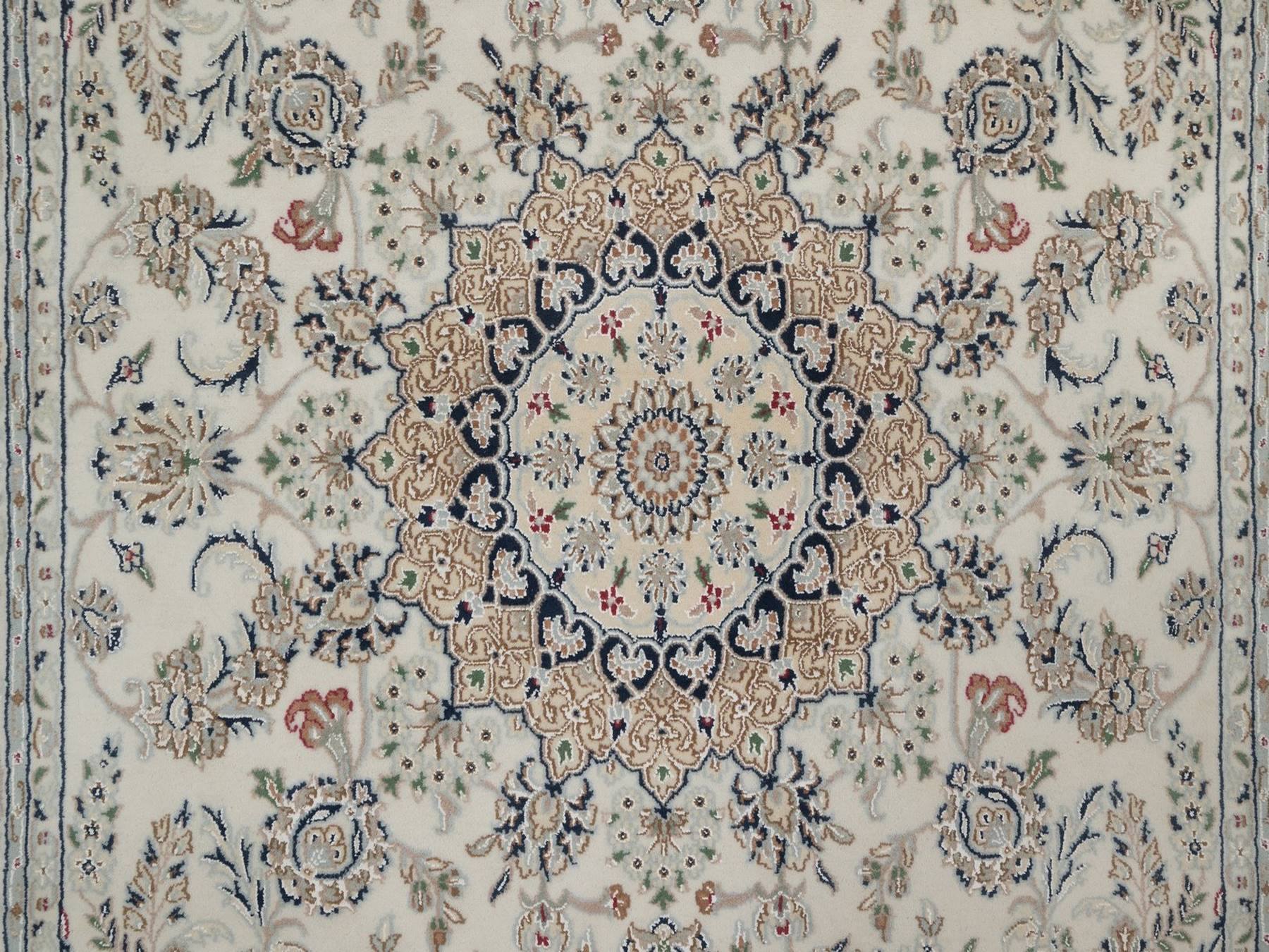 6'x9' Pearl White, Hand Knotted, Nain with Flower Medallion Design, Wool and Silk, 250 KPSI, Soft Pile, Oriental Rug HR92745 - Image 8
