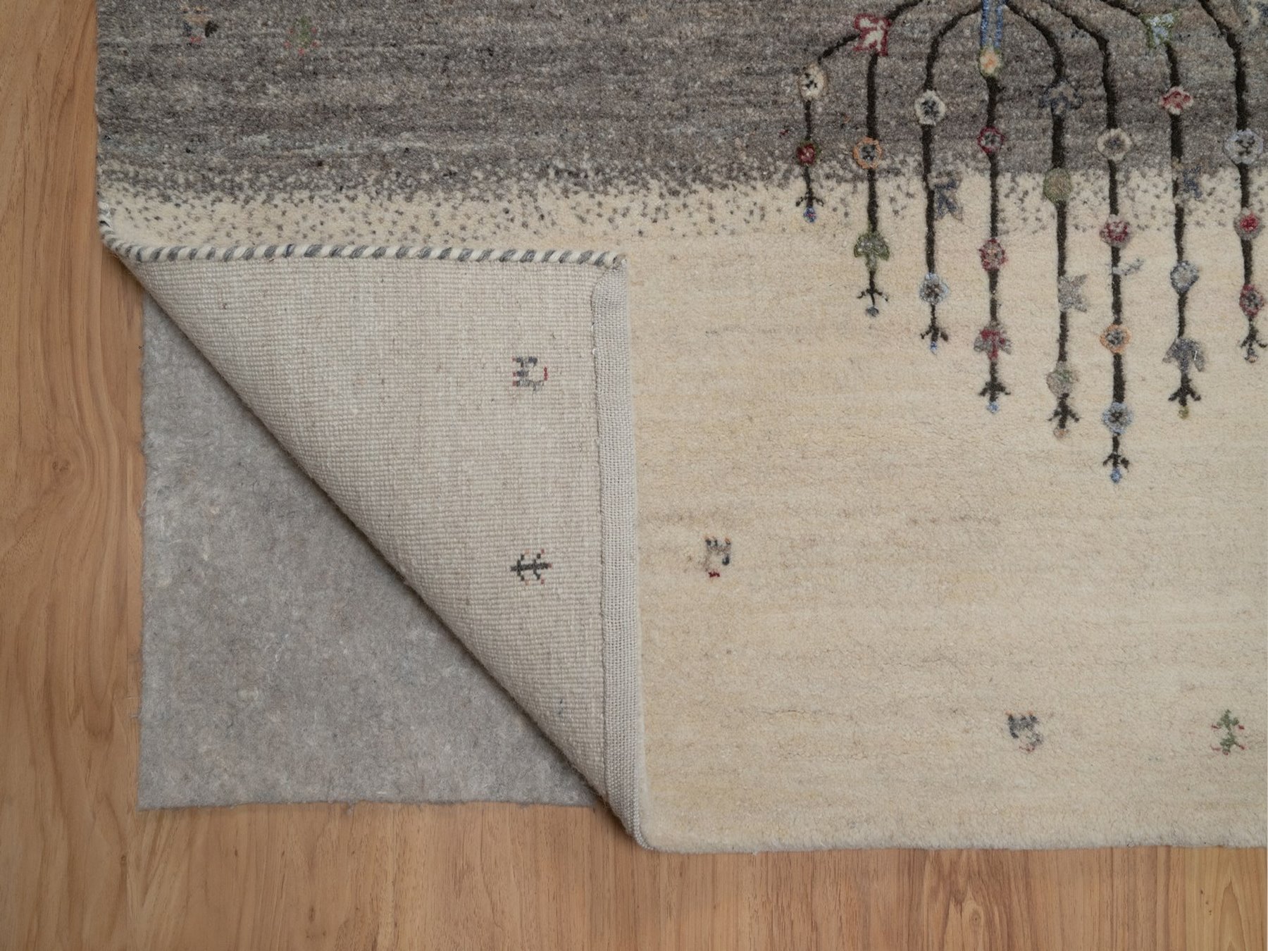 8'8"x11'10" Dove Gray, Modern, Lori Buft Gabbeh with Scenery Design, Small Animal Figurines, Hand Knotted, Soft Pile, Thick and Plush, Pure Wool, Oriental Rug HR92748 - Image 4
