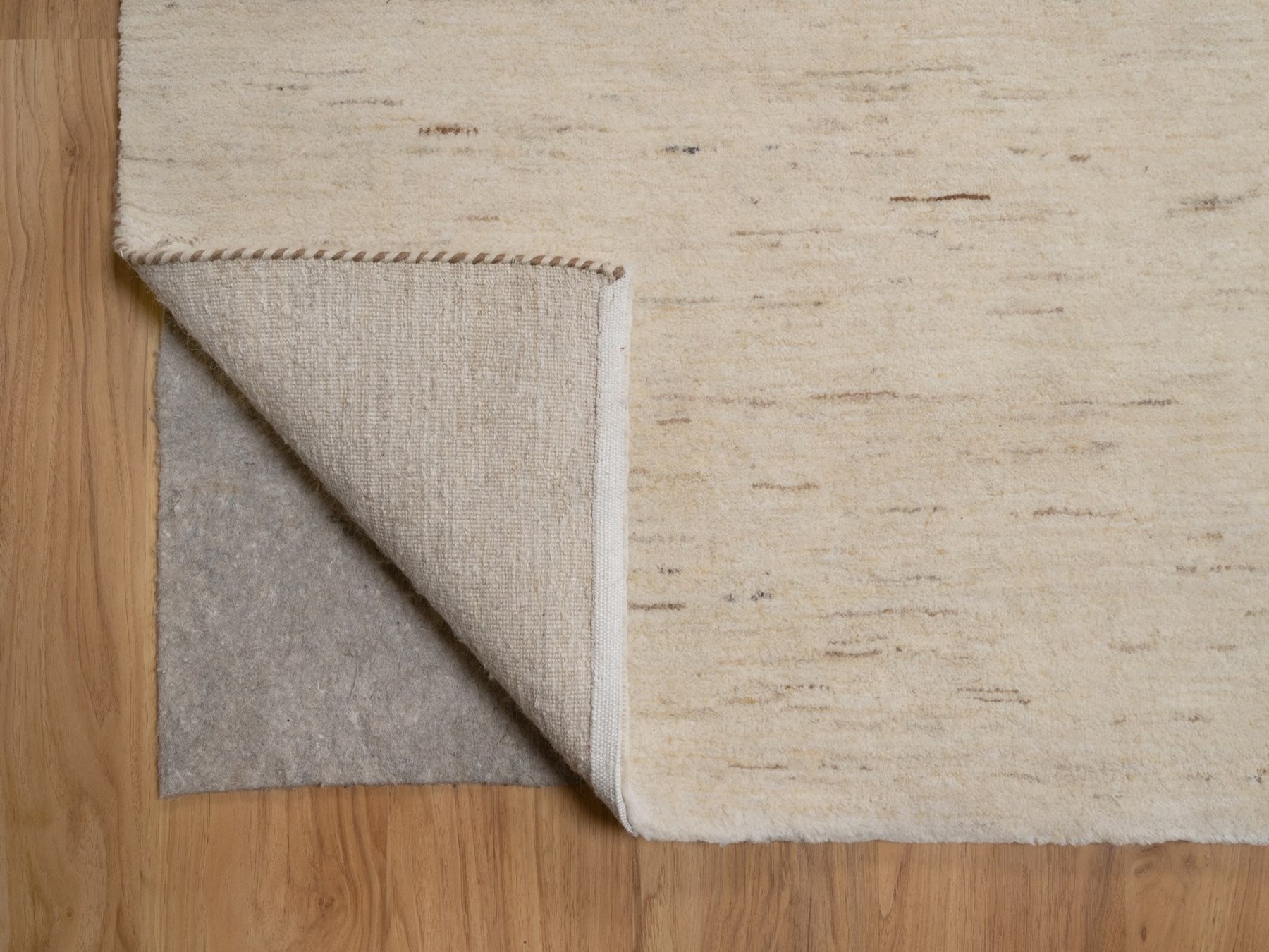 13'3"x13'3" Linen White, Modern, Plain Design, Lori Buft Gabbeh, Hand Knotted, Undyed Natural Wool, Thick and Plush, Square, Oriental Rug HR92749 - Image 4