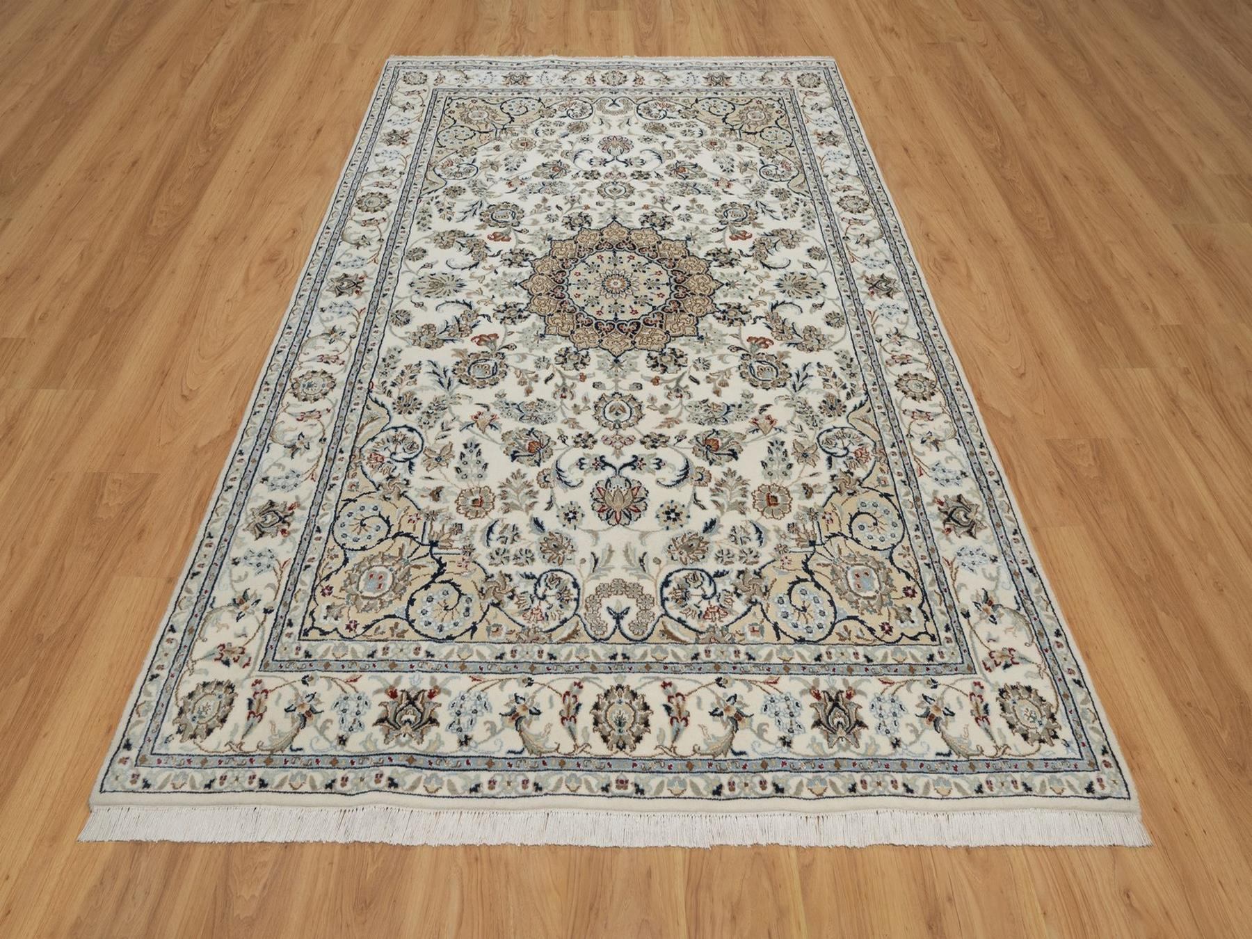6'2"x9' Pearl White, Hand Knotted, Nain with Flower Medallion Design, Wool and Silk, 250 KPSI, Soft Pile, Oriental Rug HR92750 - Image 2