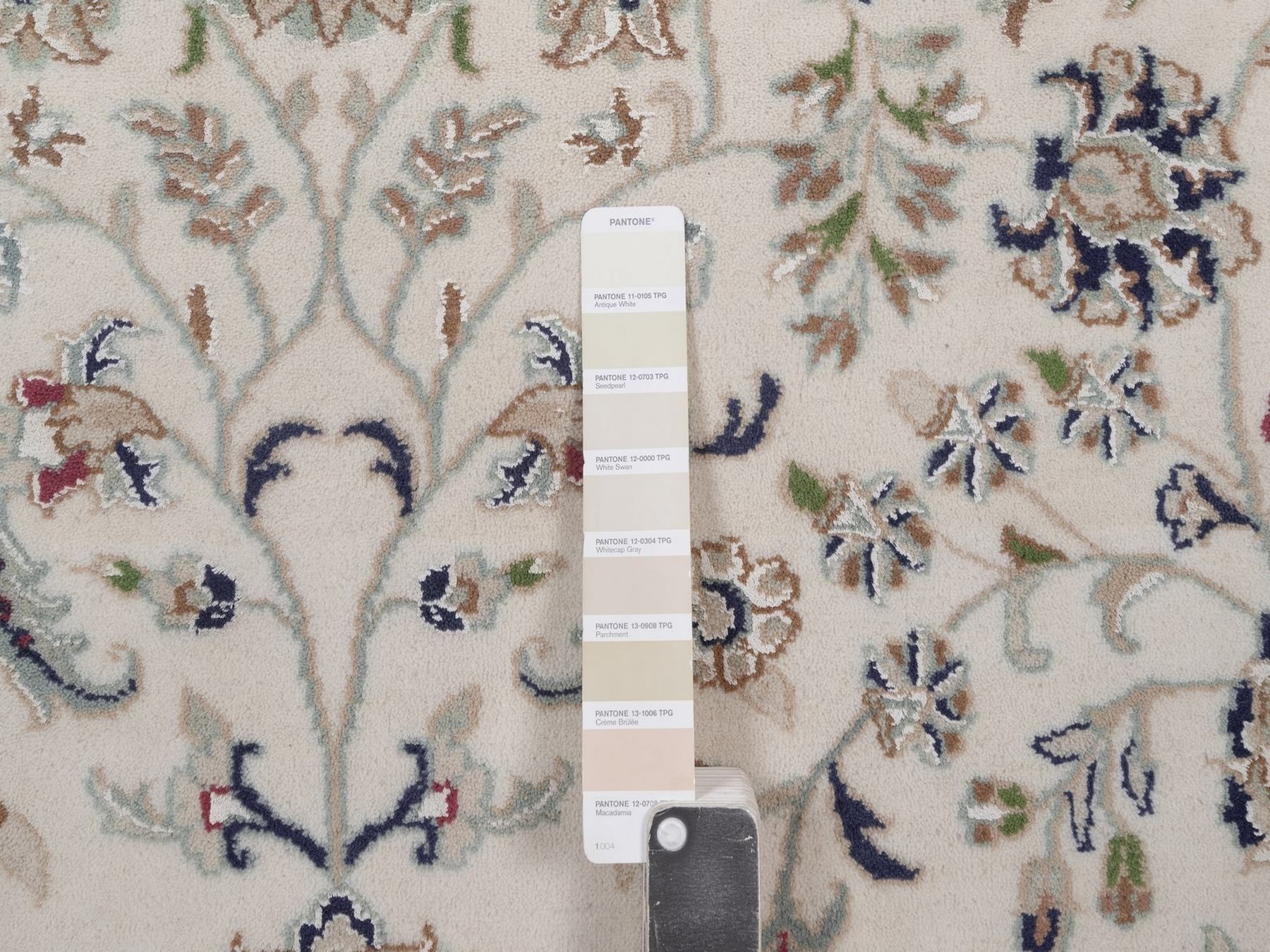 8'x8' Pearl White, 250 KPSI, Nain with All Over Flower Design, Hand Knotted, Wool and Silk, Soft Pile, Round, Oriental Rug HR92760 - Image 7