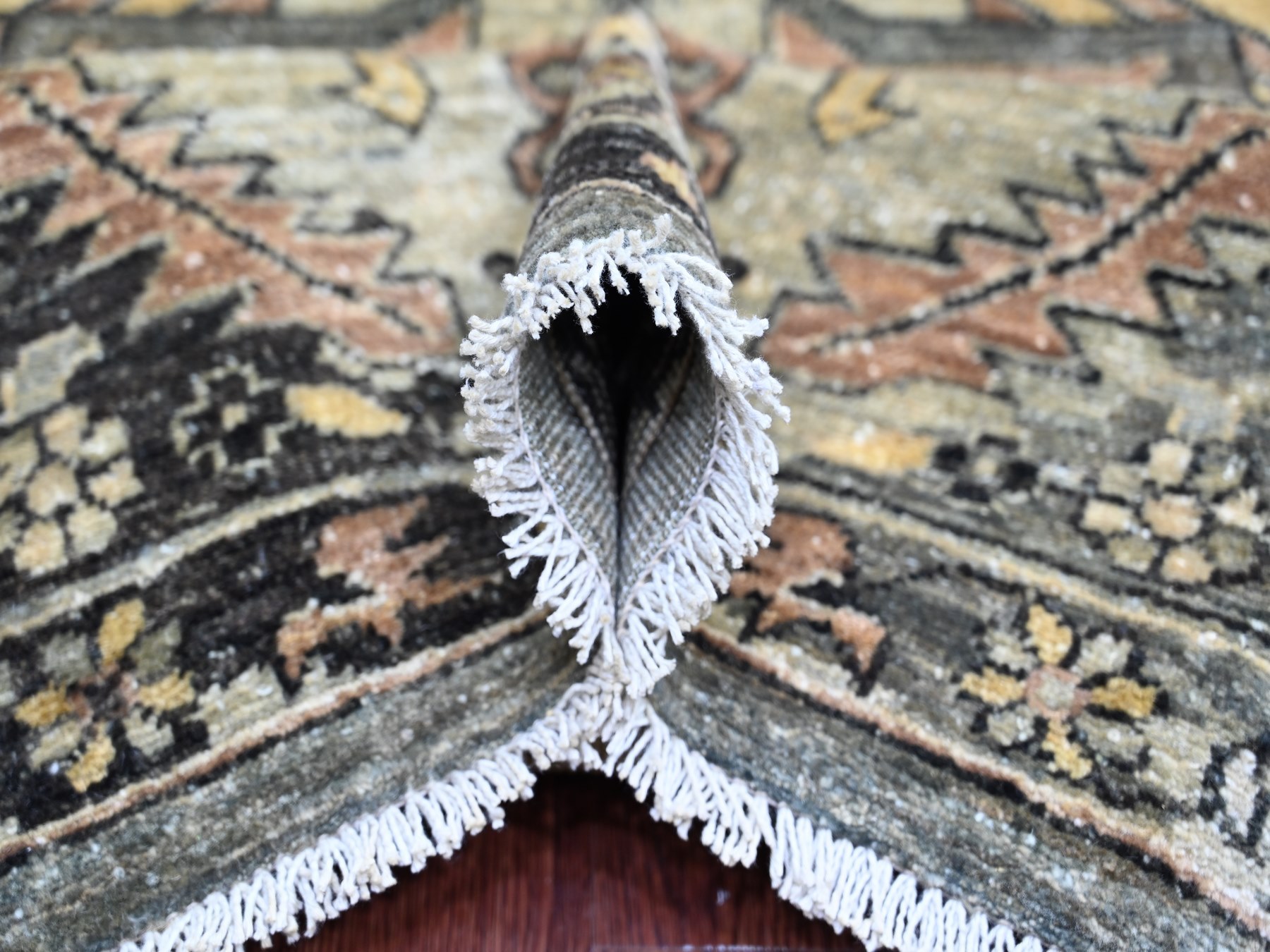 9'1"x11'8" Charcoal Black with Gold, Broken and Erased Serapi Heriz Design, Aryana Grade, High Mountain Shiny Afghan Wool, Hand Knotted, Oriental Rug HR23894 - Image 5