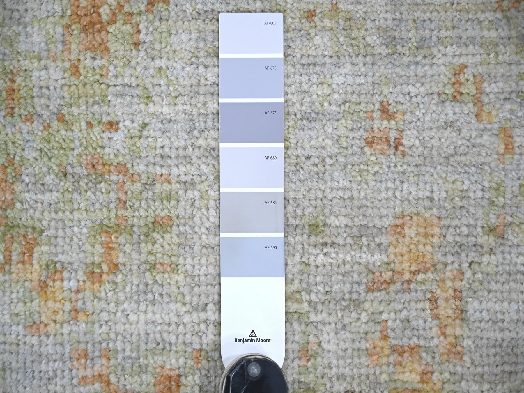 8'7"x11'7" Cloud Gray with Gold, Abstract Design, High Mountain Wool, Hand Knotted, Oriental Rug HR23898 - Image 7