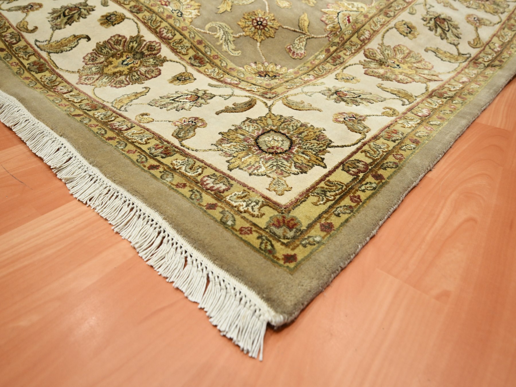 7'10"x9'10" Dark Vanilla Brown, Rajasthan with All Over Leaf Design, Hand Knotted, Wool and Silk, Thick and Plush, Oriental Rug HR75579 - Image 6