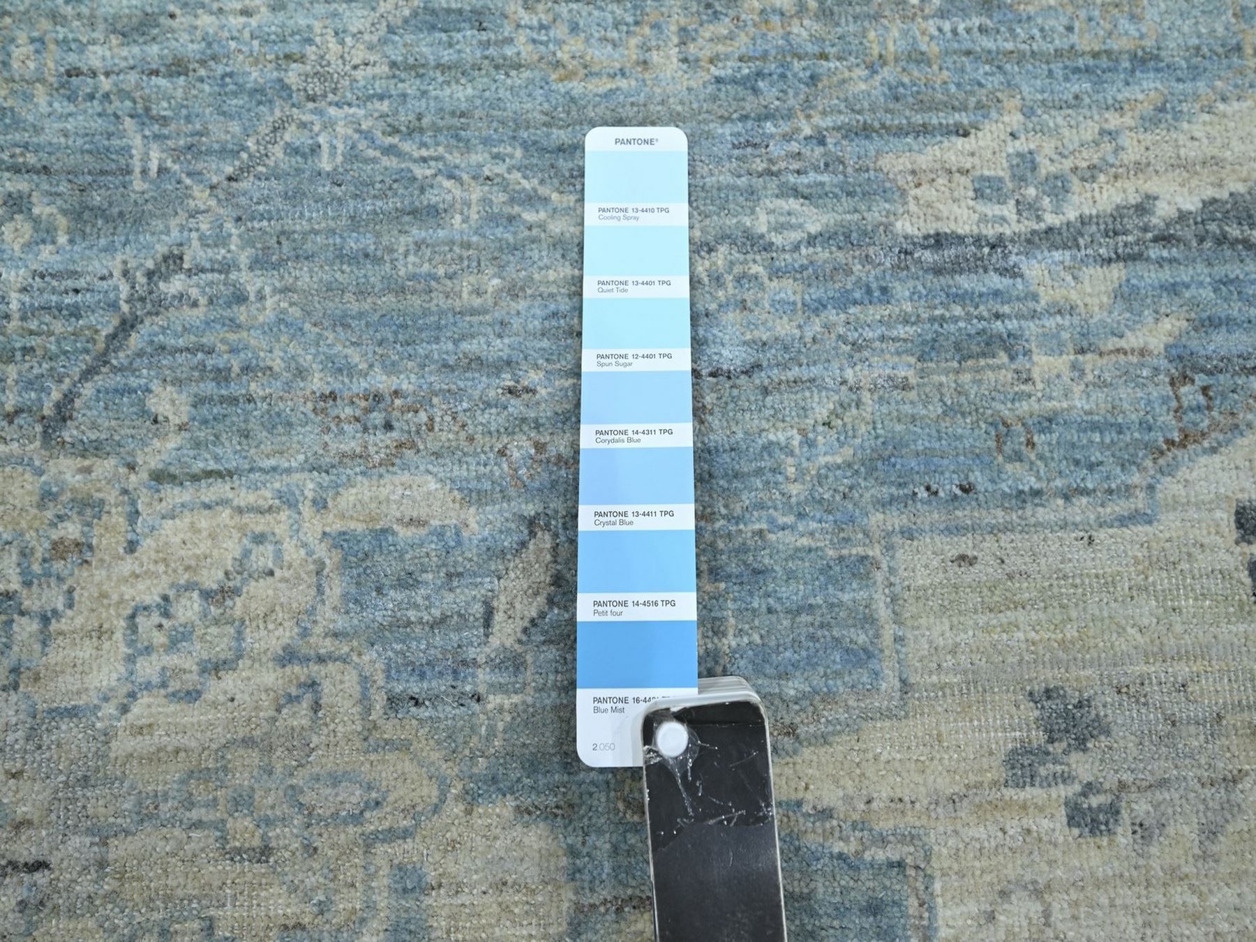 8'10"x11'10" Baby Blue, 100% Wool, Sickle Leaf Design, Hand Knotted, Cropped Low and Antique Finish, Zero Pile, Vegetable Dyes, Oriental Rug HR75768 - Image 7