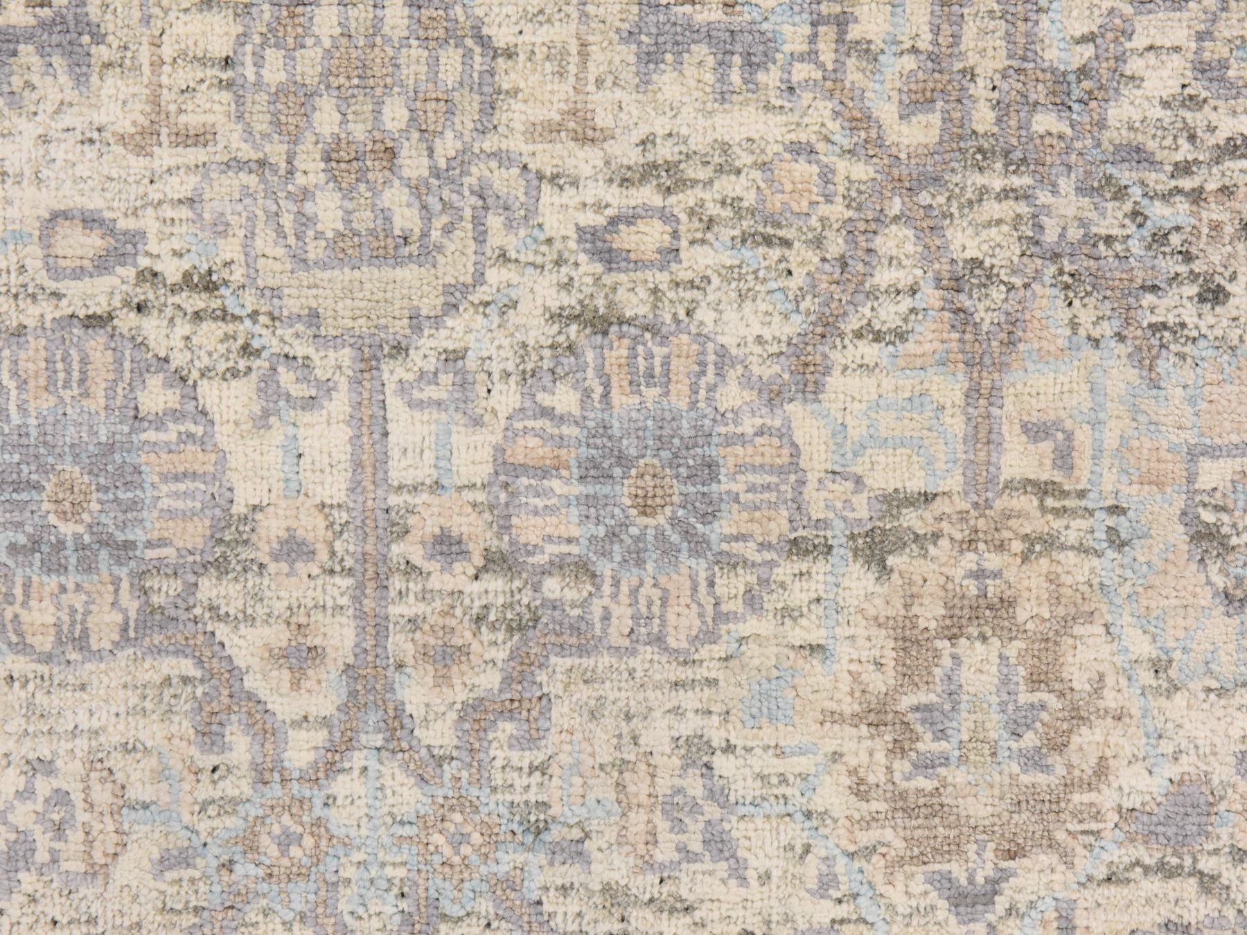 2'5"x8' Cream White, Tabriz Vase and Pomegranate Design, Pure Silk, Hand Knotted, Runner, Oriental Rug HR78957 - Image 3