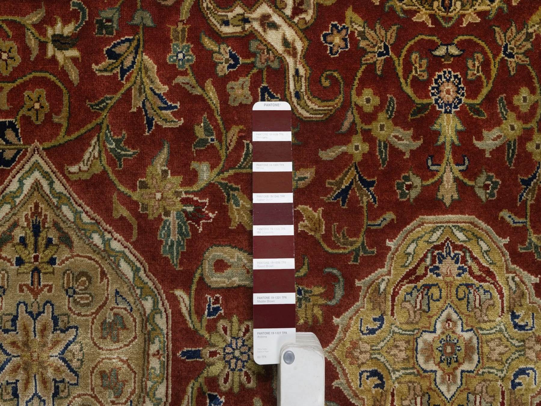 9'x9' Currant Red, Kashan Revival, 300 KPSI, Hand Spun New Zealand Wool, Hand Knotted, Round, Oriental Rug HR92334 - Image 7