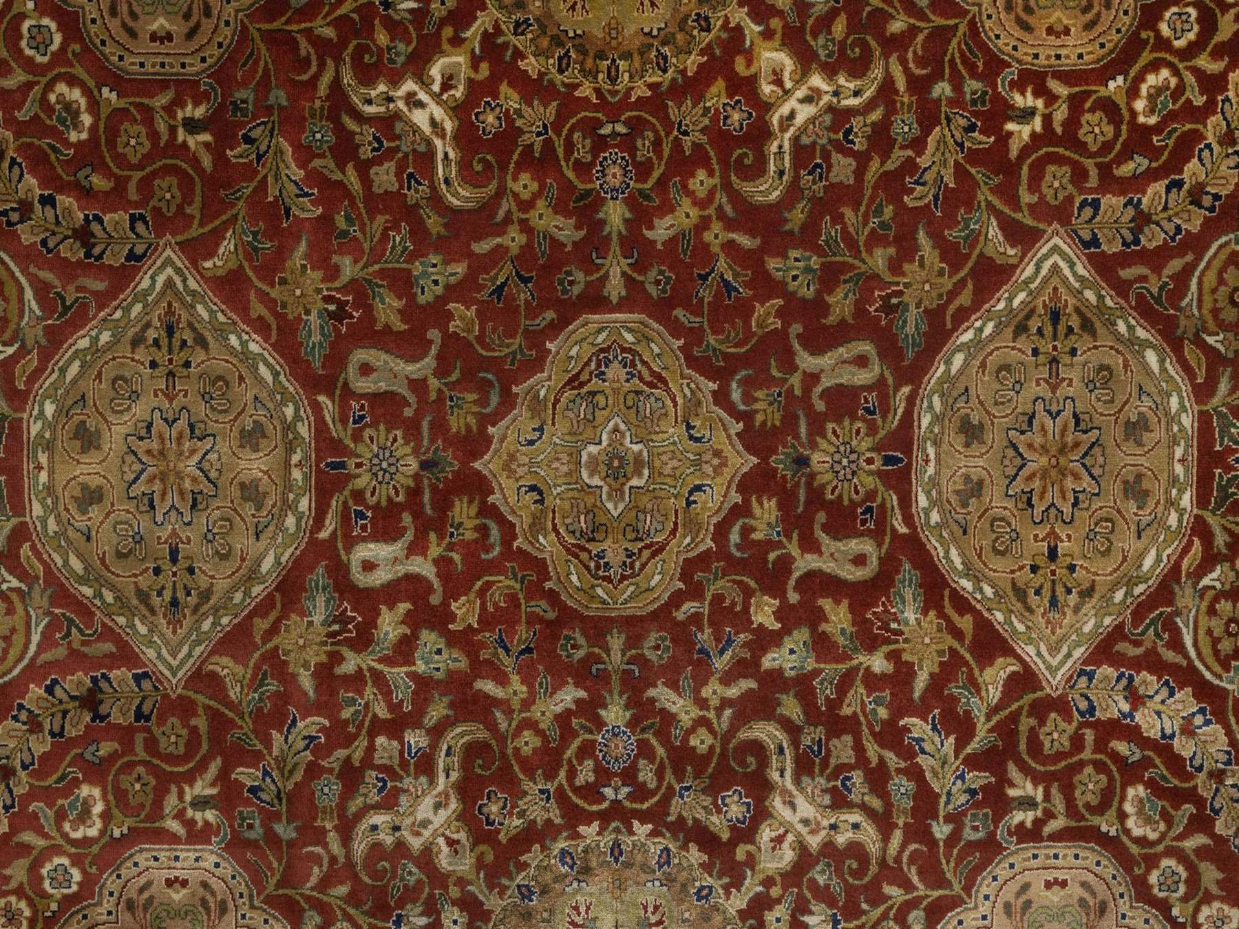 9'x9' Currant Red, Kashan Revival, 300 KPSI, Hand Spun New Zealand Wool, Hand Knotted, Round, Oriental Rug HR92334 - Image 8