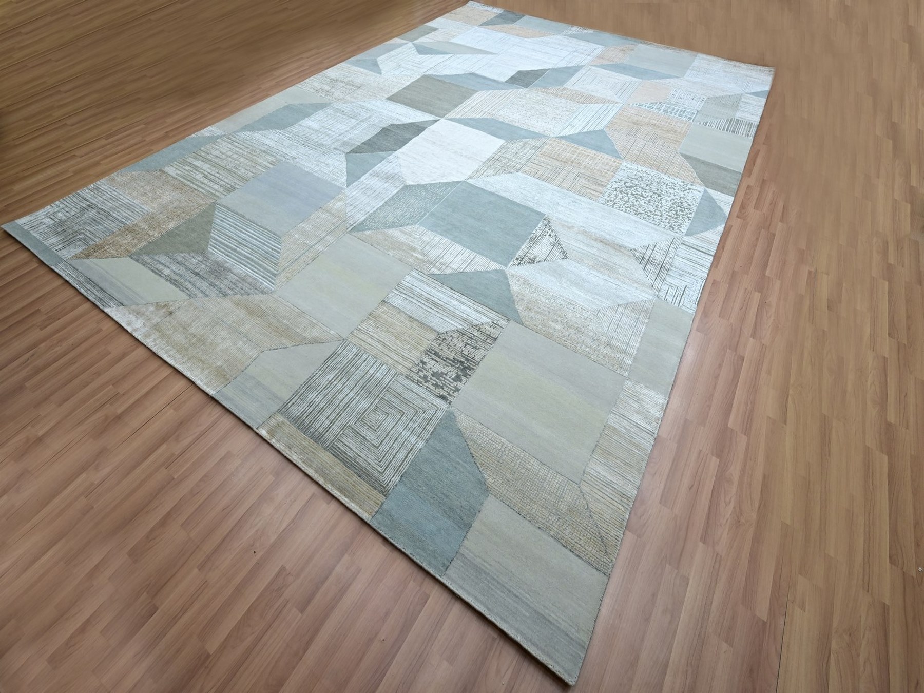 10'x14'2" Glacier Gray, Geometric Design, Modern, Hand Knotted, 100% Wool, Densely Woven, Oriental Rug HR83275 - Image 3