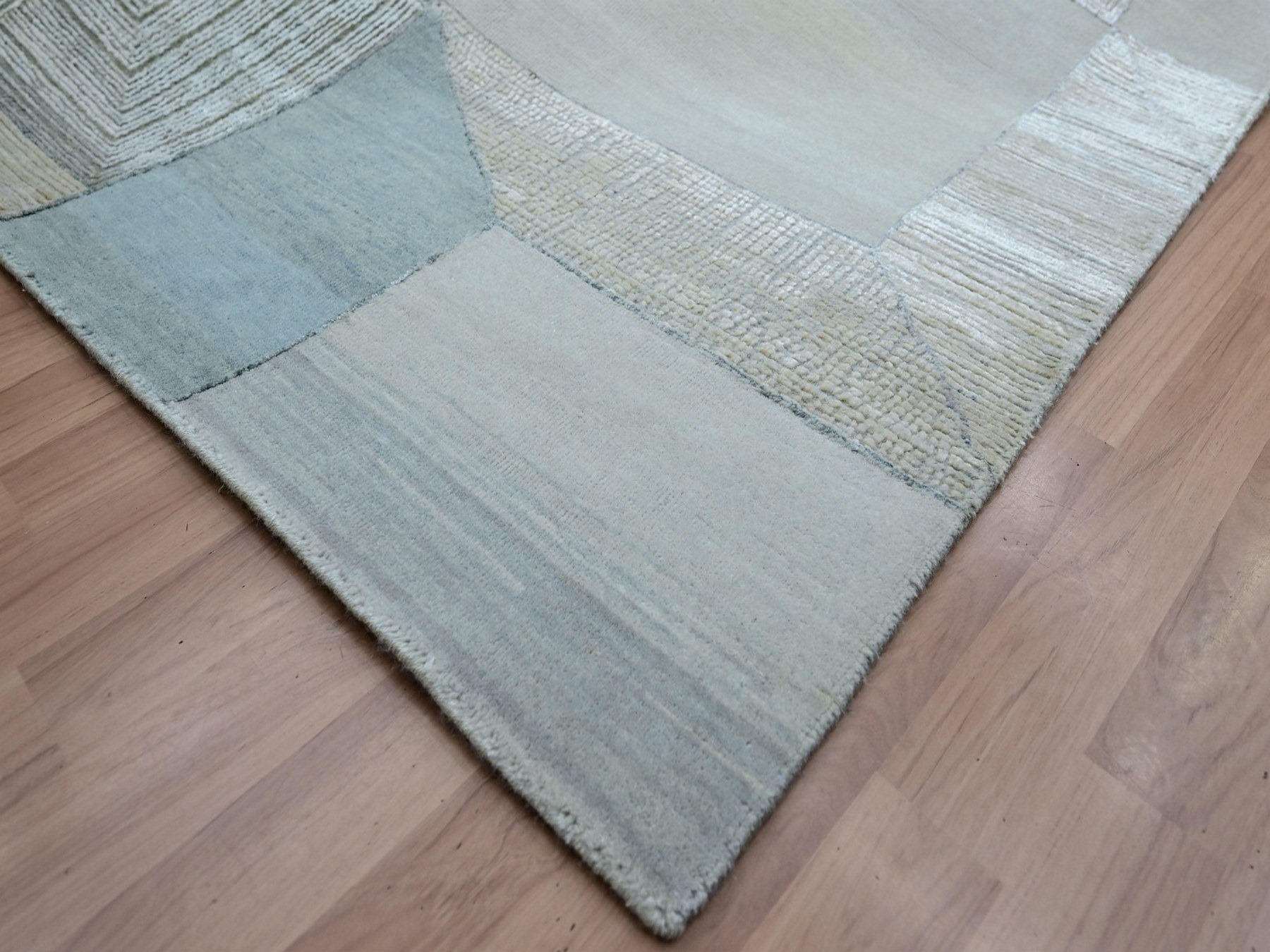 10'x14'2" Glacier Gray, Geometric Design, Modern, Hand Knotted, 100% Wool, Densely Woven, Oriental Rug HR83275 - Image 6