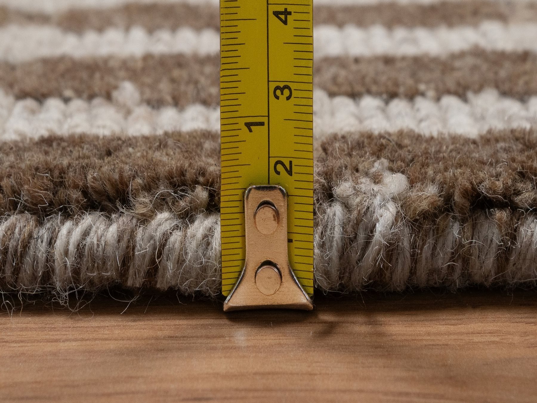 6'x6' Tan and Chocolate Brown, Stripes Design with Salt and Pepper Effect, Hand Loomed, Undyed Natural Wool, Round, Oriental Rug HR92839 - Image 7