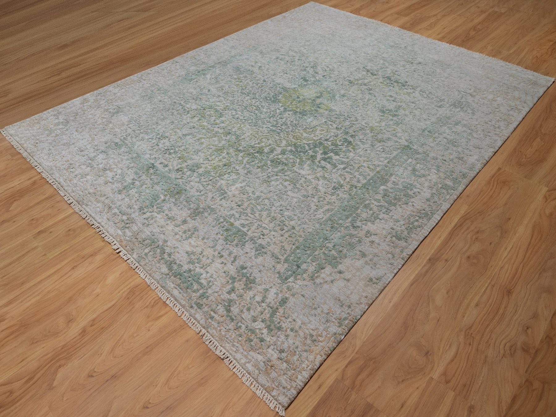 7'9"x10'1" Silver with Green, Broken and Erased Persian Design, Hand Knotted, Wool and Pure Silk, Oriental Rug HR92897 - Image 3