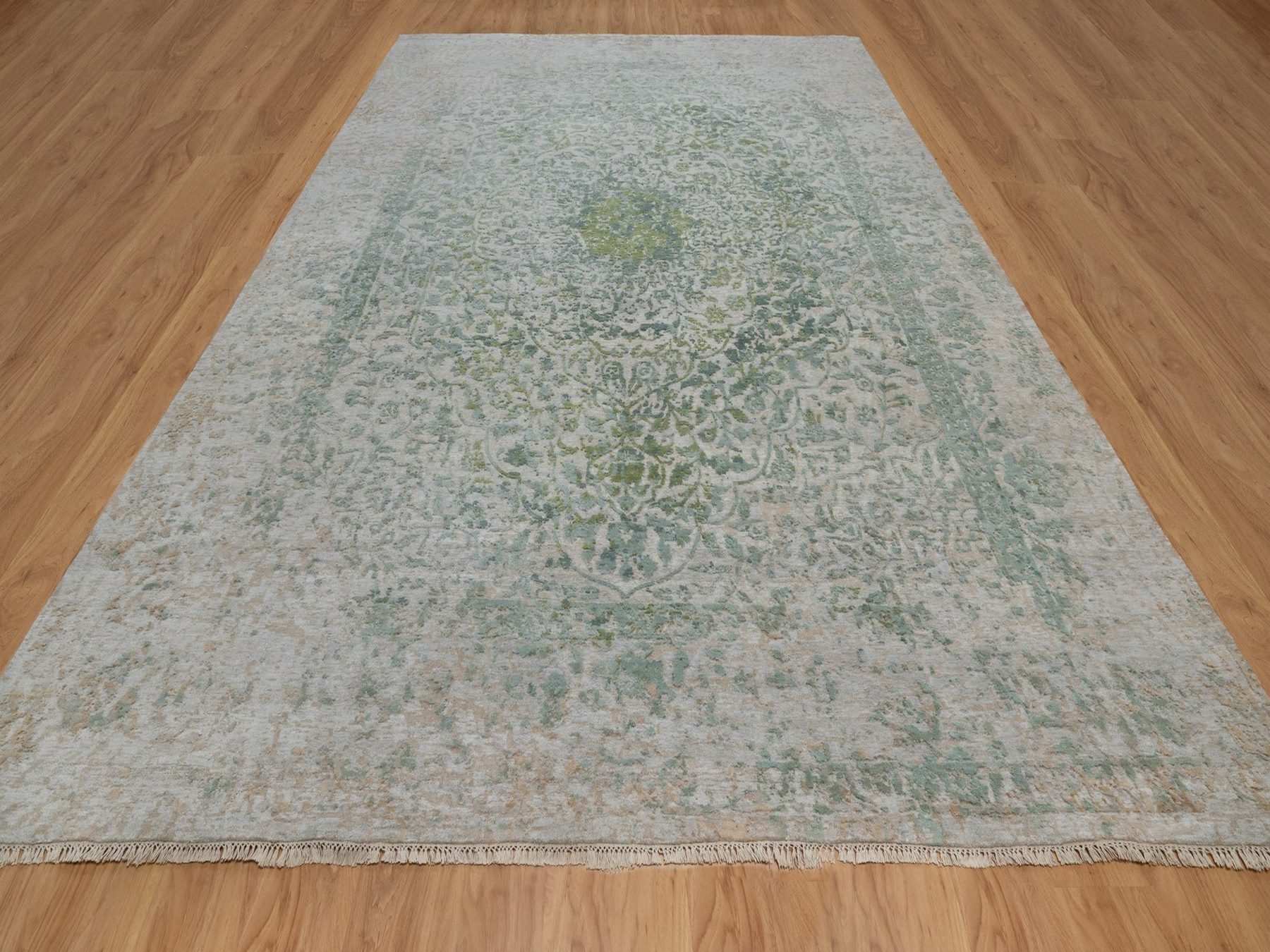9'9"x14' Silver with Green, Broken and Erased Persian Design, Hand Knotted, Wool and Pure Silk, Oriental Rug HR92899 - Image 2