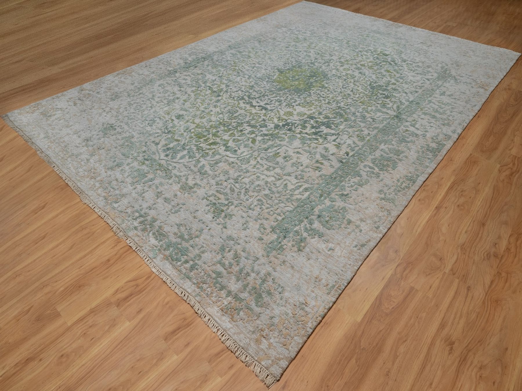 9'9"x14' Silver with Green, Broken and Erased Persian Design, Hand Knotted, Wool and Pure Silk, Oriental Rug HR92899 - Image 3