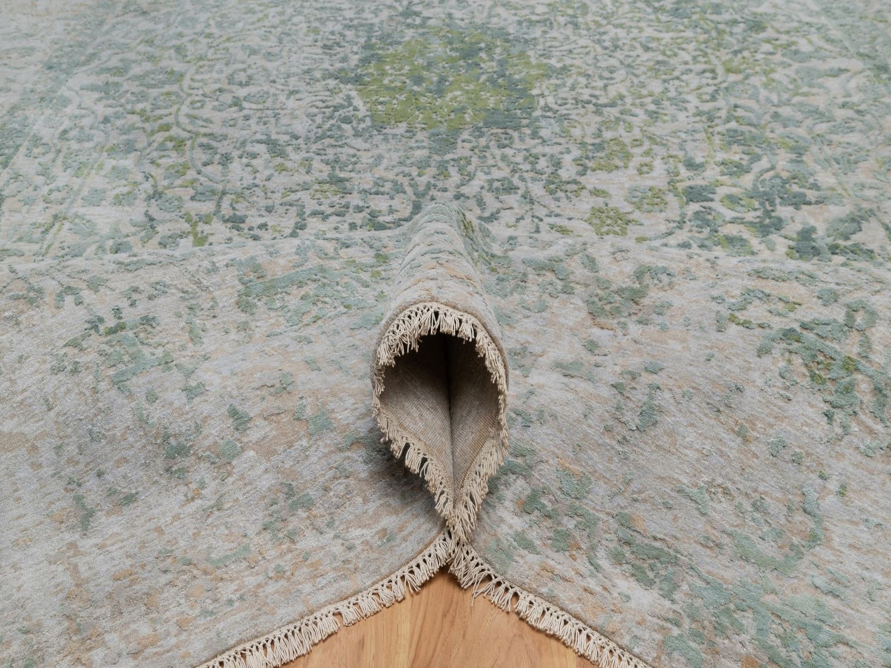 9'9"x14' Silver with Green, Broken and Erased Persian Design, Hand Knotted, Wool and Pure Silk, Oriental Rug HR92899 - Image 5