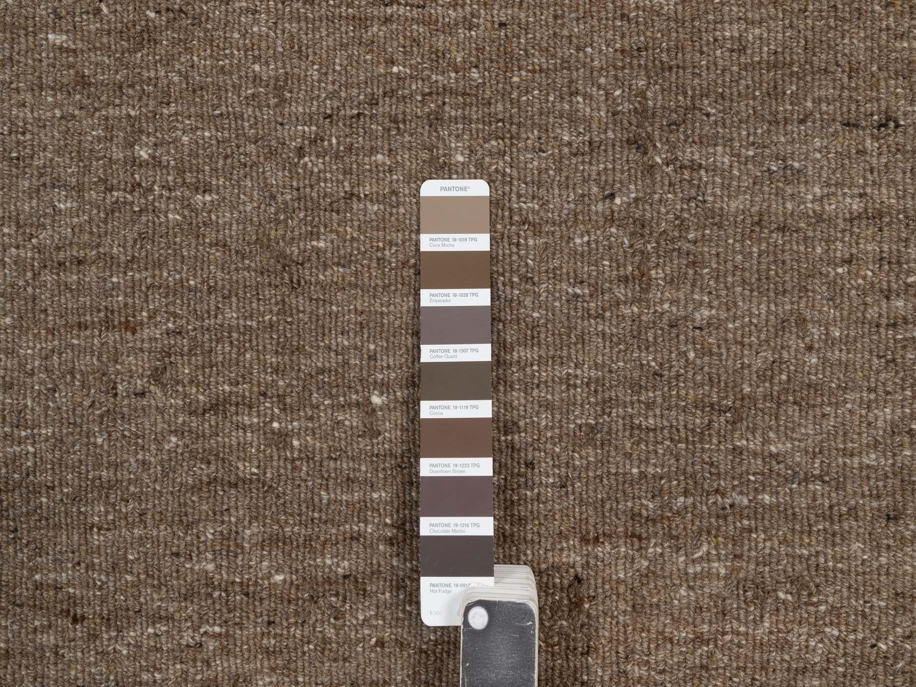 2'x3' Cedar Brown, Modern Plain Design, Textured, Hand Loomed, Natural Wool, Sample, Mat, Oriental Rug HR92907 - Image 4