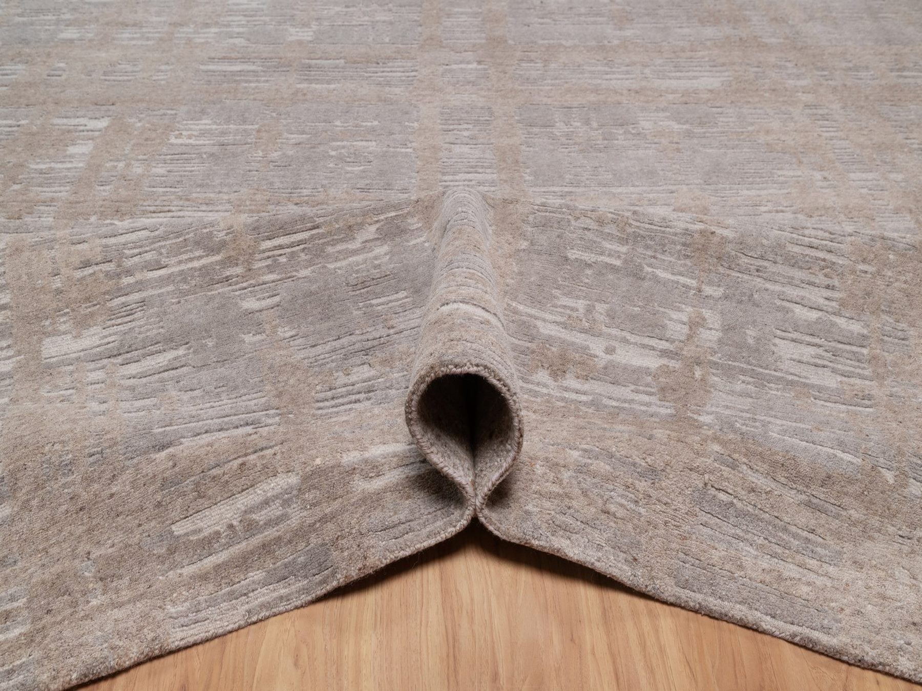 12'3"x15'4" Amphora Brown, Hand Knotted, Modern Criss Cross Erased Design, Hand Spun Undyed Natural Wool, XL, Oversized, Oriental Rug HR92971 - Image 5