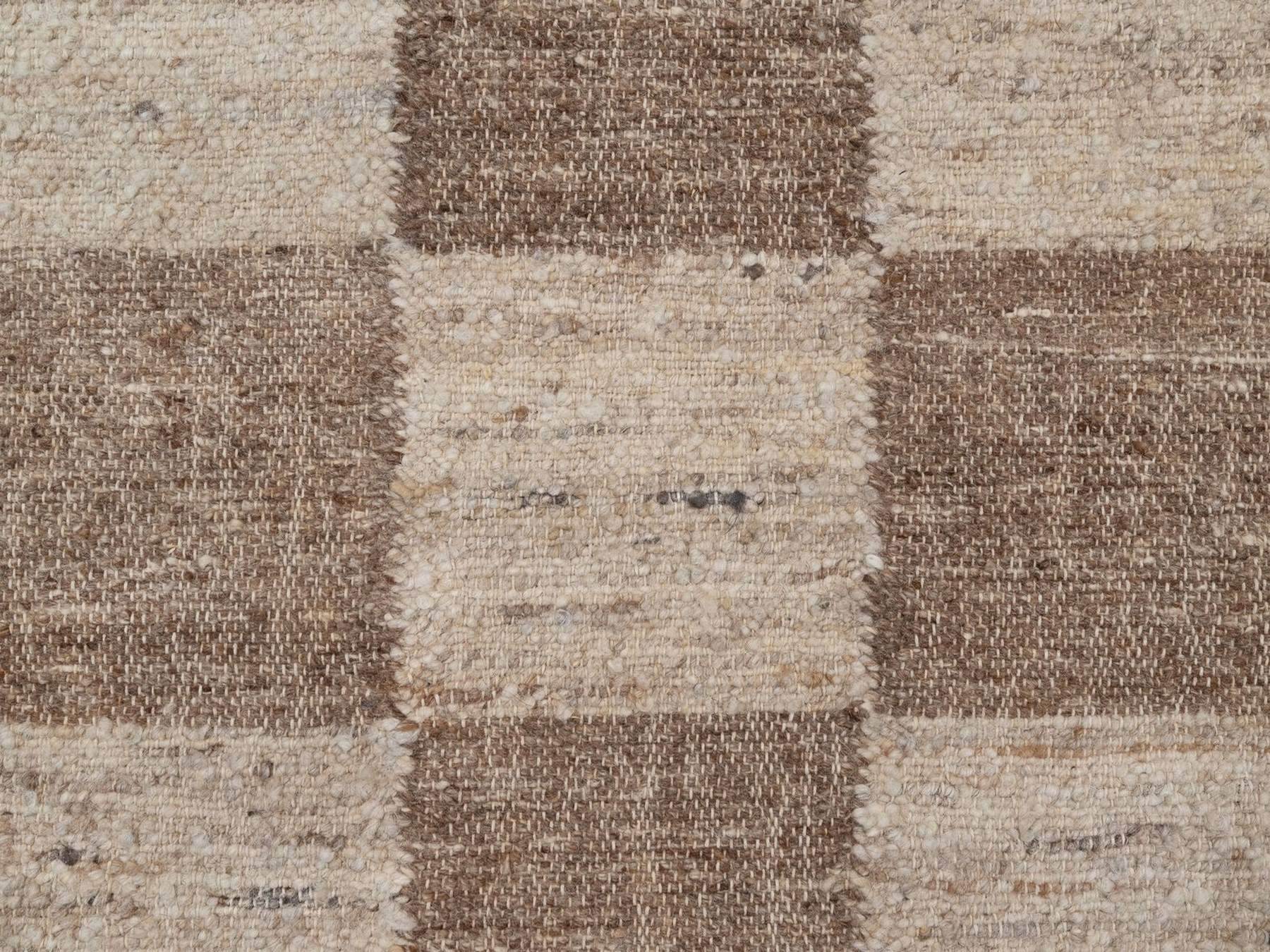 2'x3' Shades of Brown, Flat Weave, Durie Kilim with Geometric Design, 100% Wool, Hand Woven, Sample, Mat, Oriental Rug HR92993 - Image 5